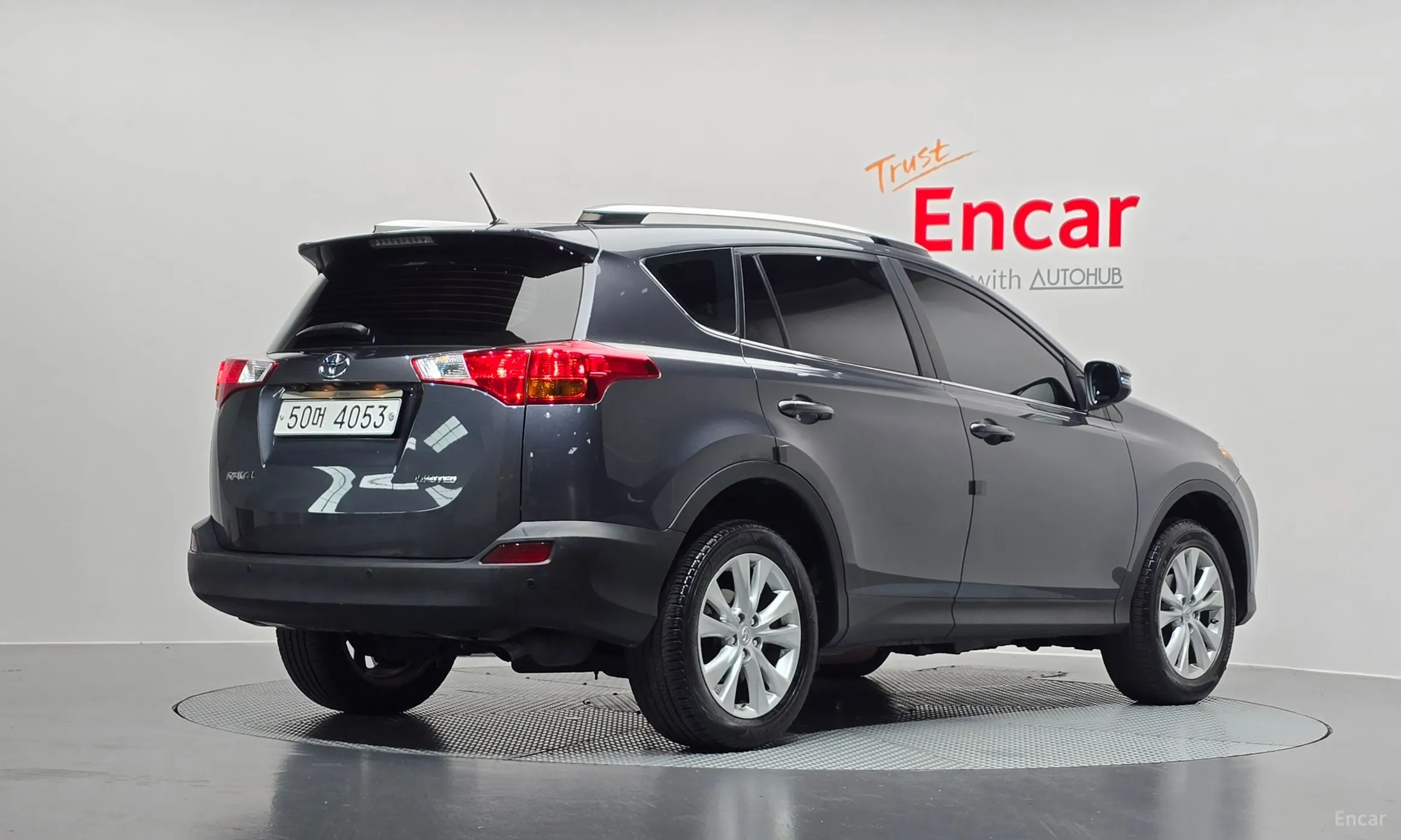 Toyota RAV4 превью 2