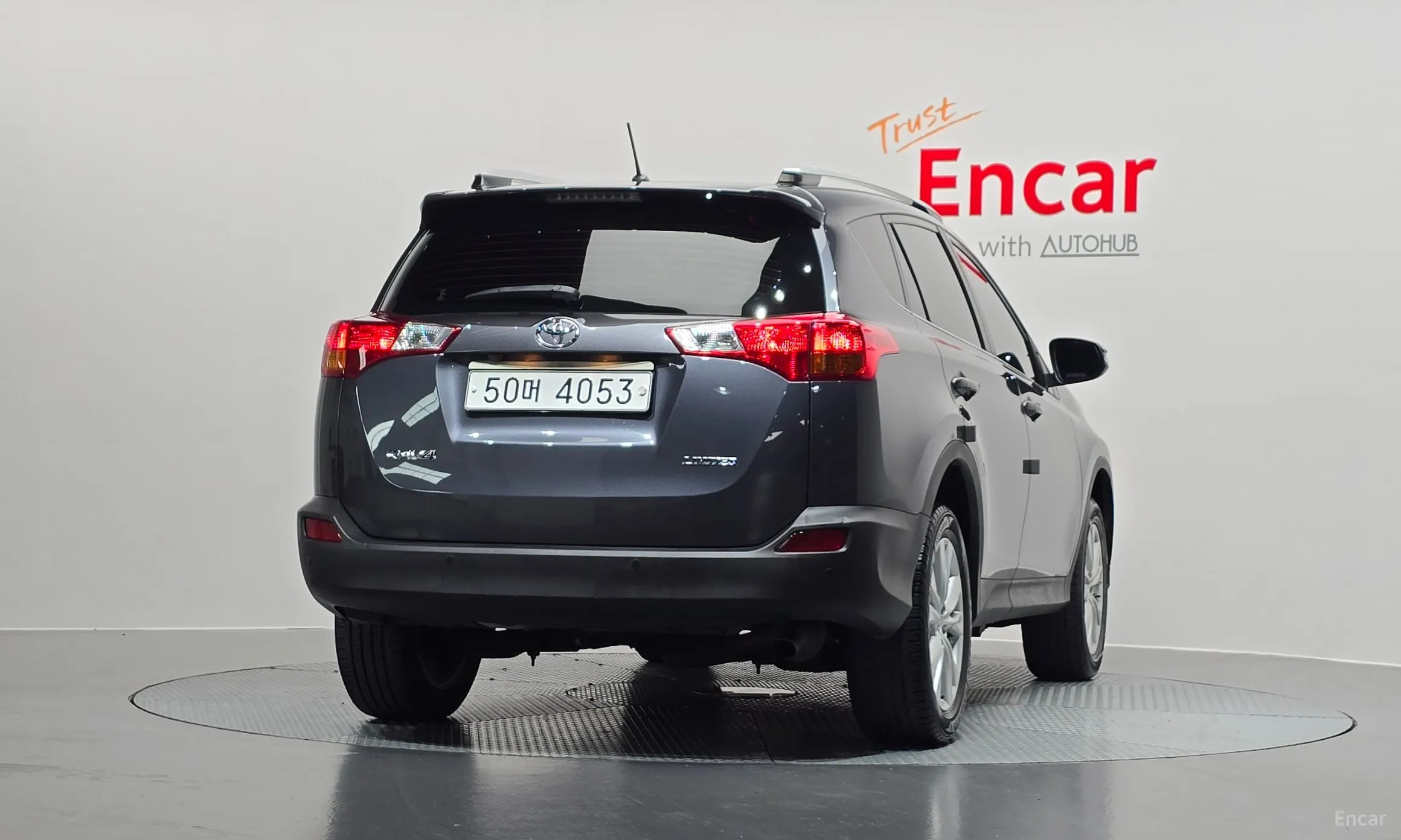 Toyota RAV4 превью 4