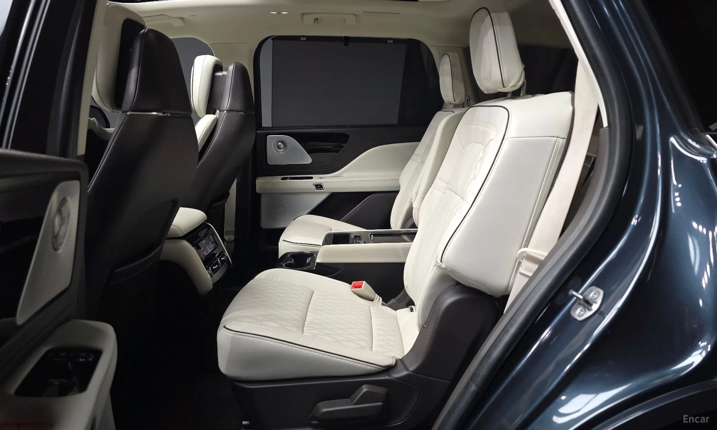 Lincoln Aviator 2nd Generation превью 12