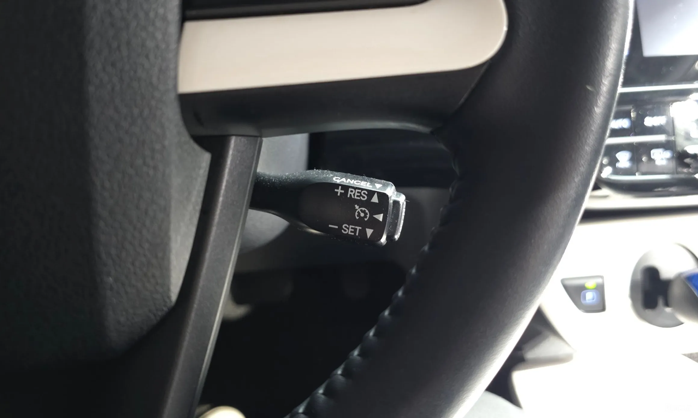 Toyota Prius 4th Generation превью 16