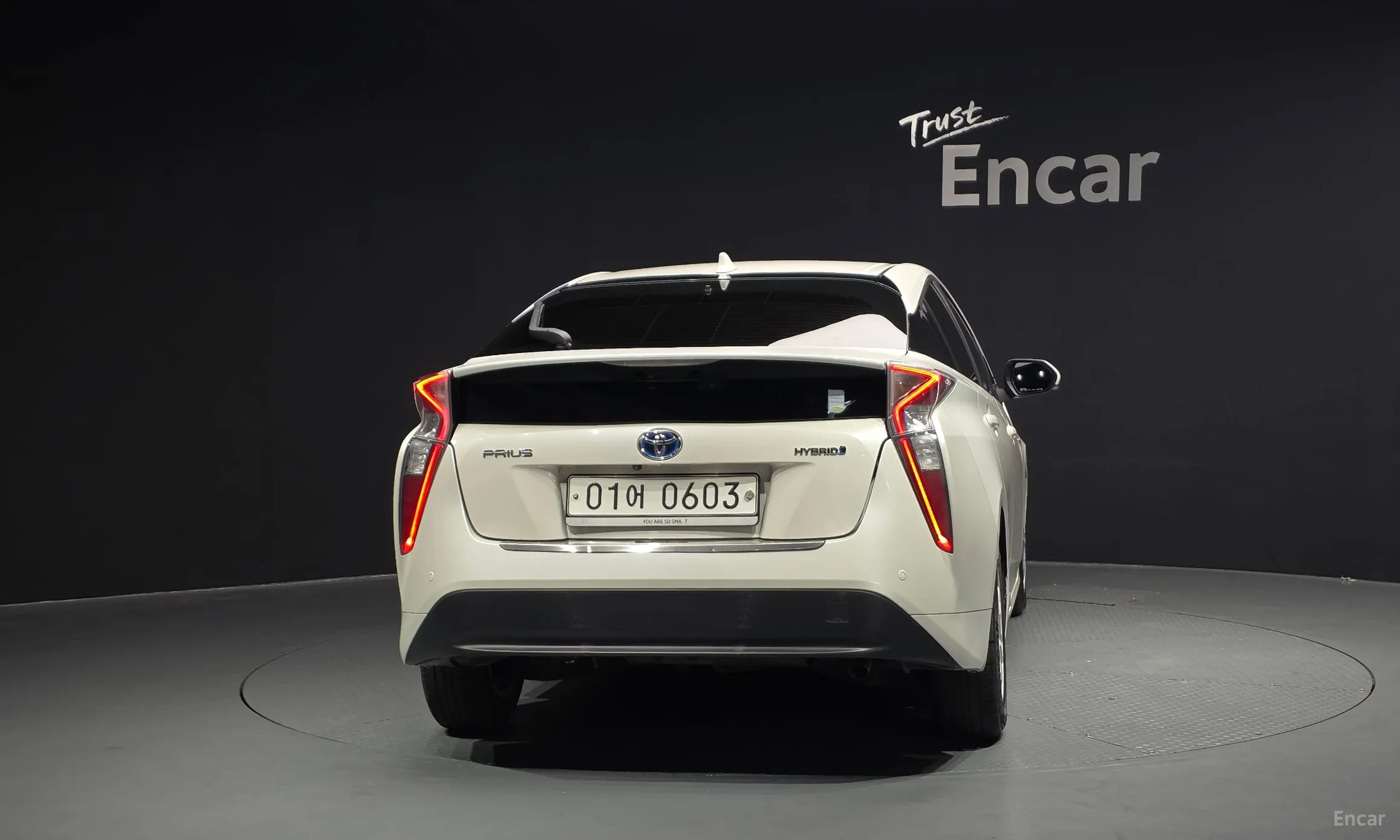 Toyota Prius 4th Generation превью 4