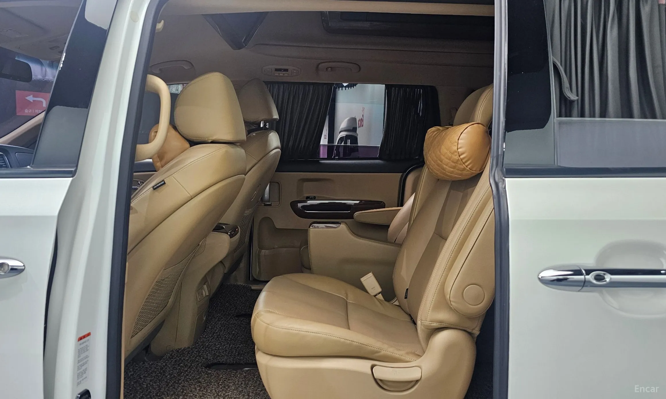 Kia Carnival превью 10