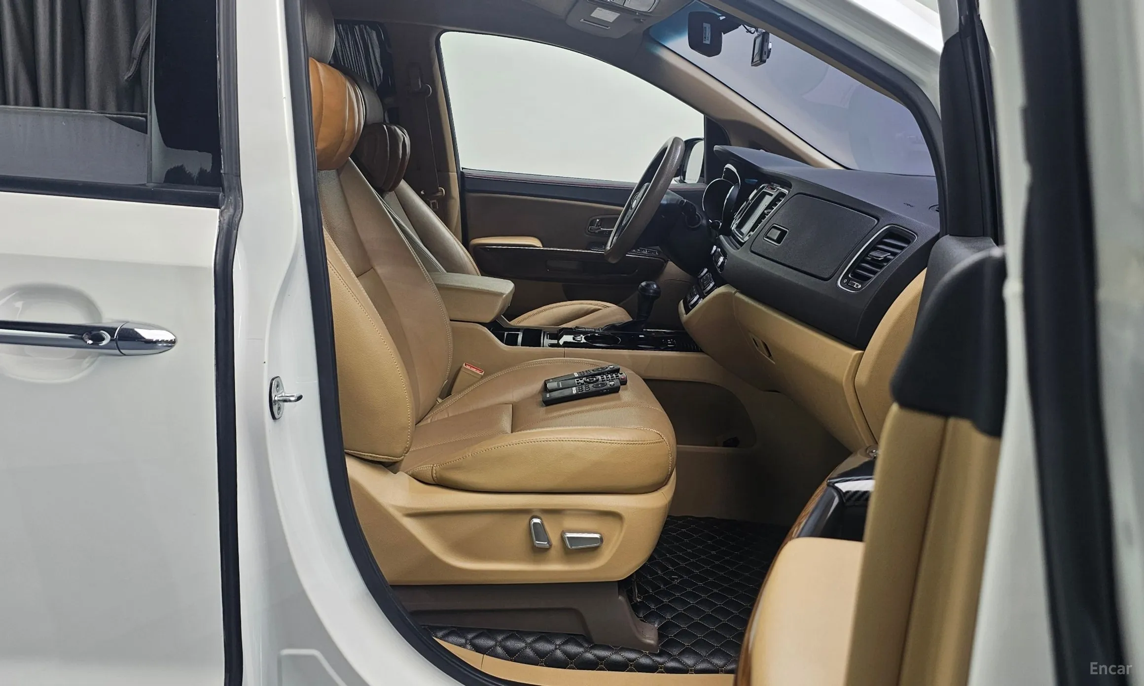 Kia Carnival превью 11