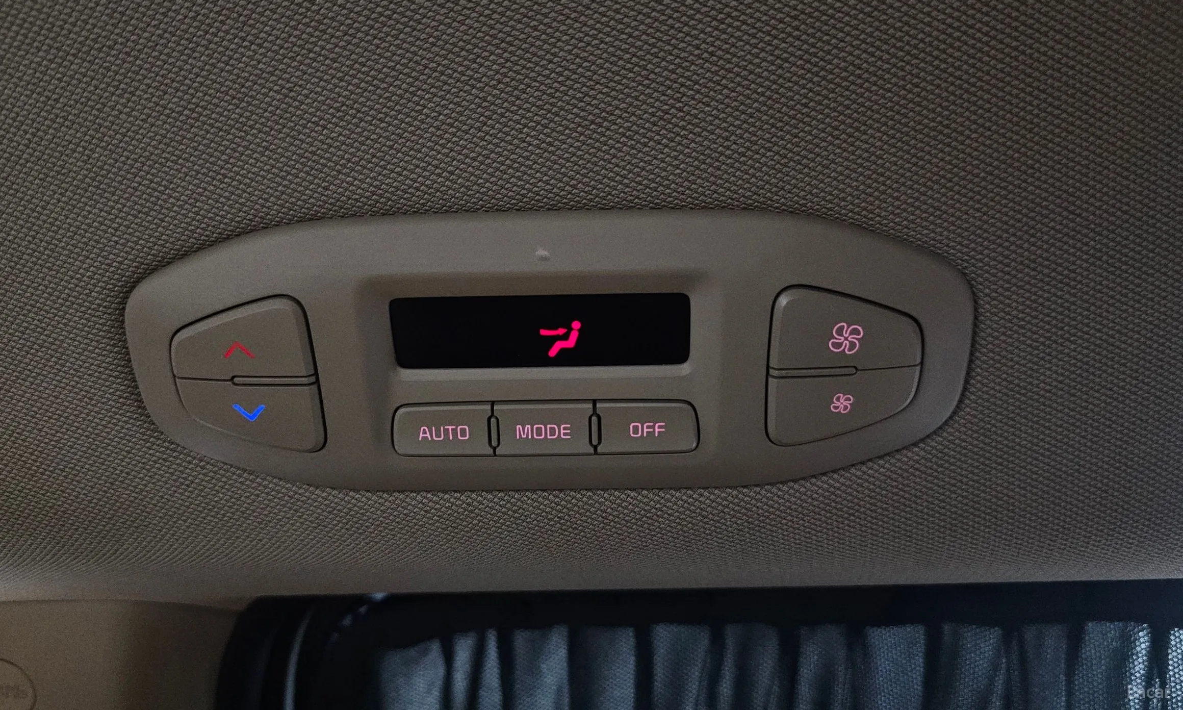 Kia Carnival превью 20