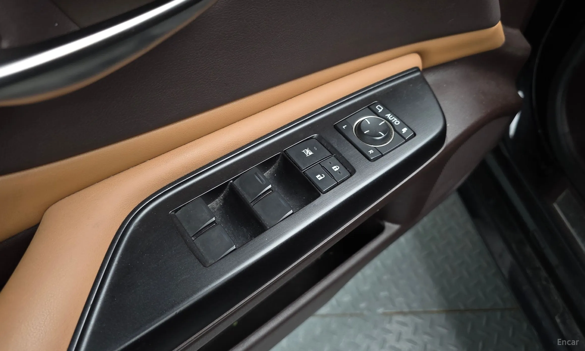 Lexus ES300h 7th Generation превью 17