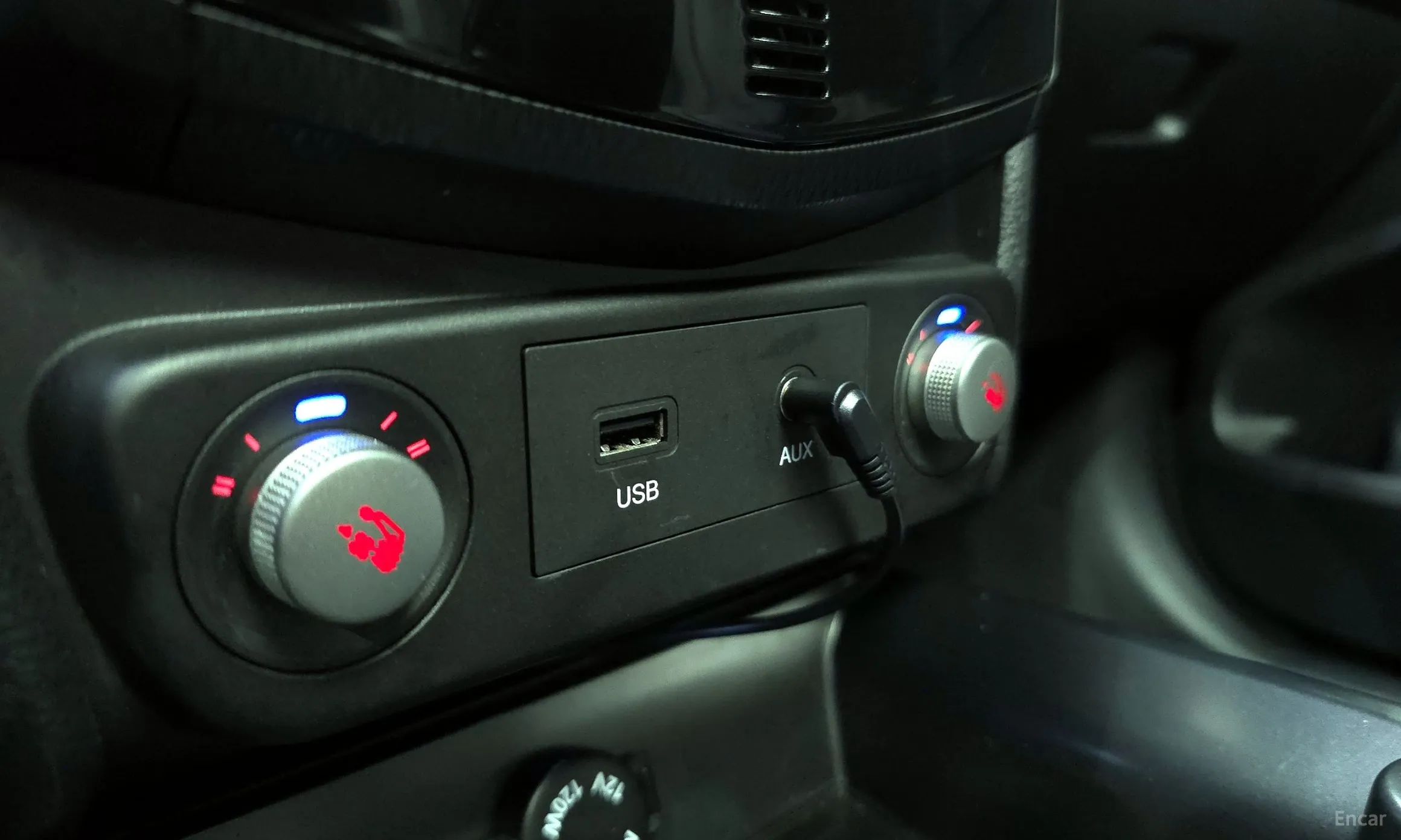KG Mobility (SsangYong) Tivoli Air превью 17