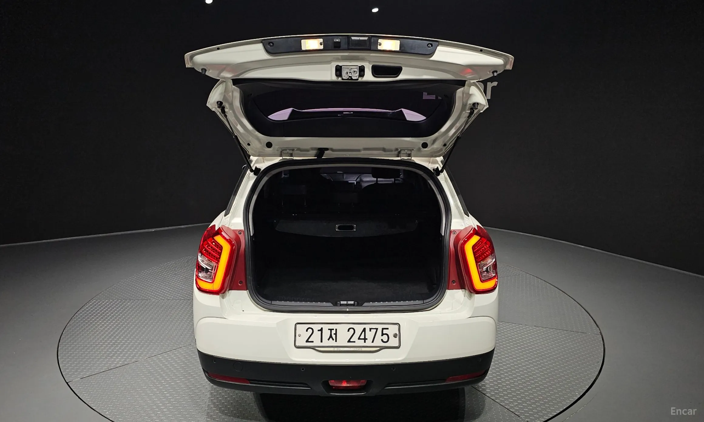 KG Mobility (SsangYong) Tivoli Air превью 20
