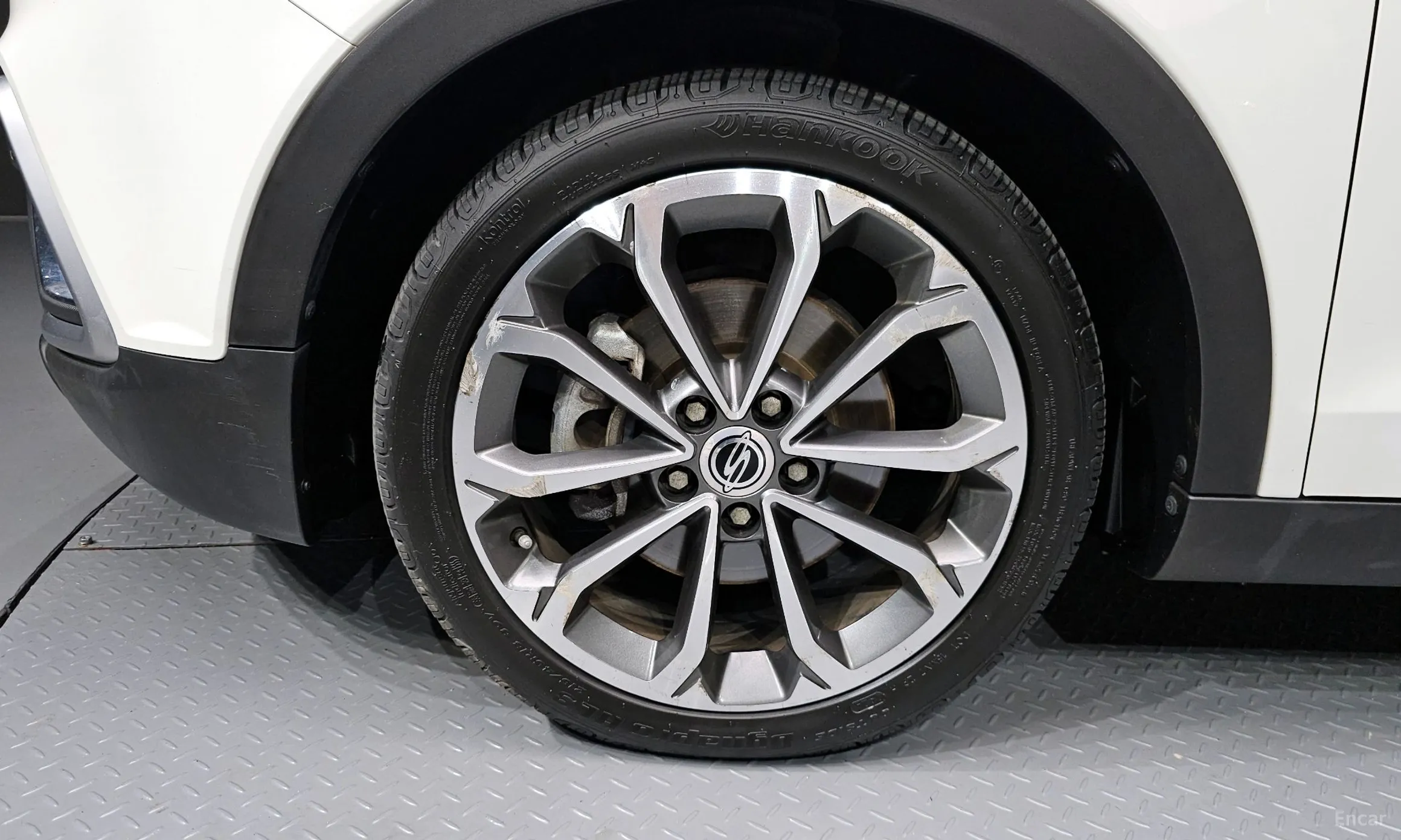 KG Mobility (SsangYong) Tivoli Air превью 5