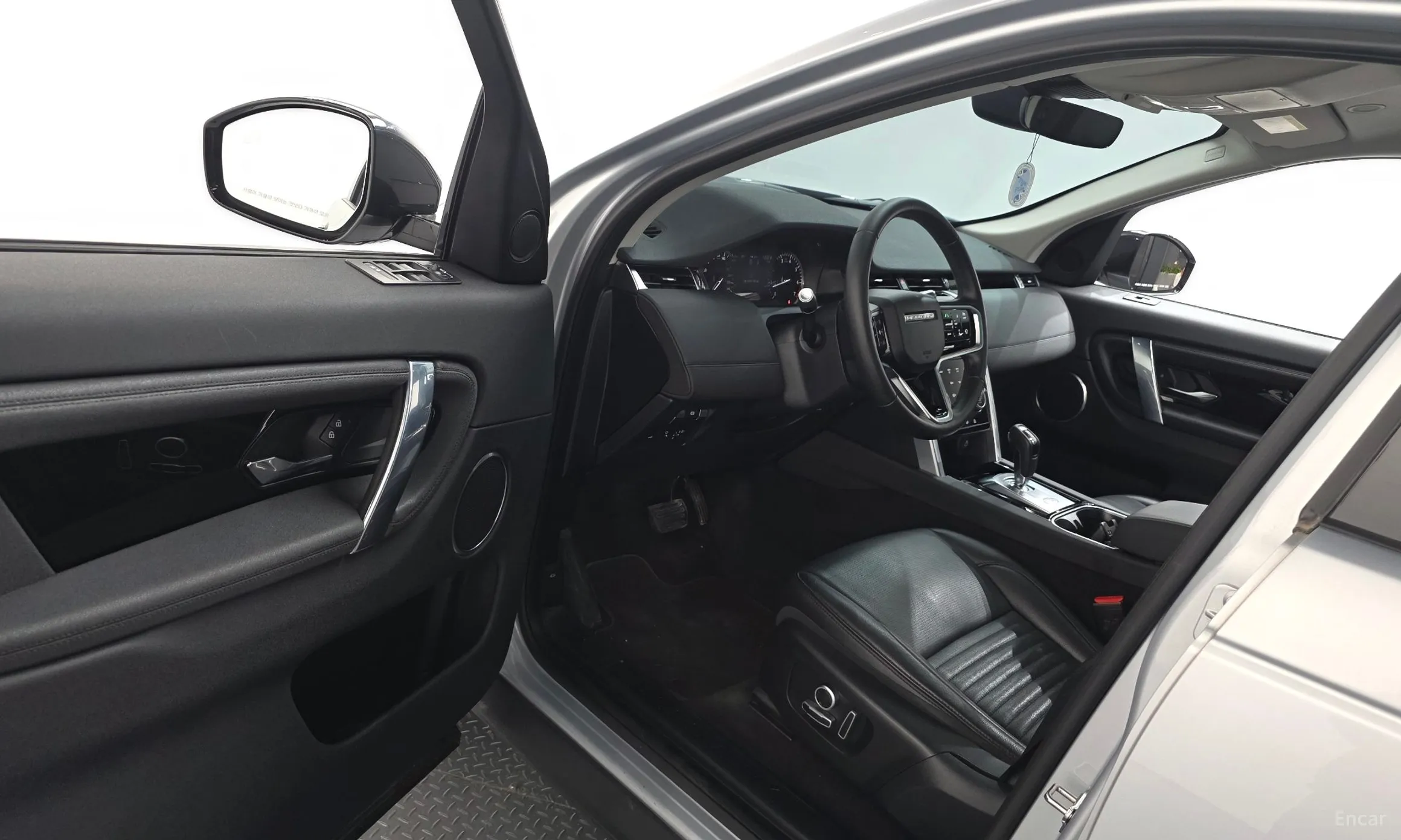 Land Rover Discovery Sports превью 10