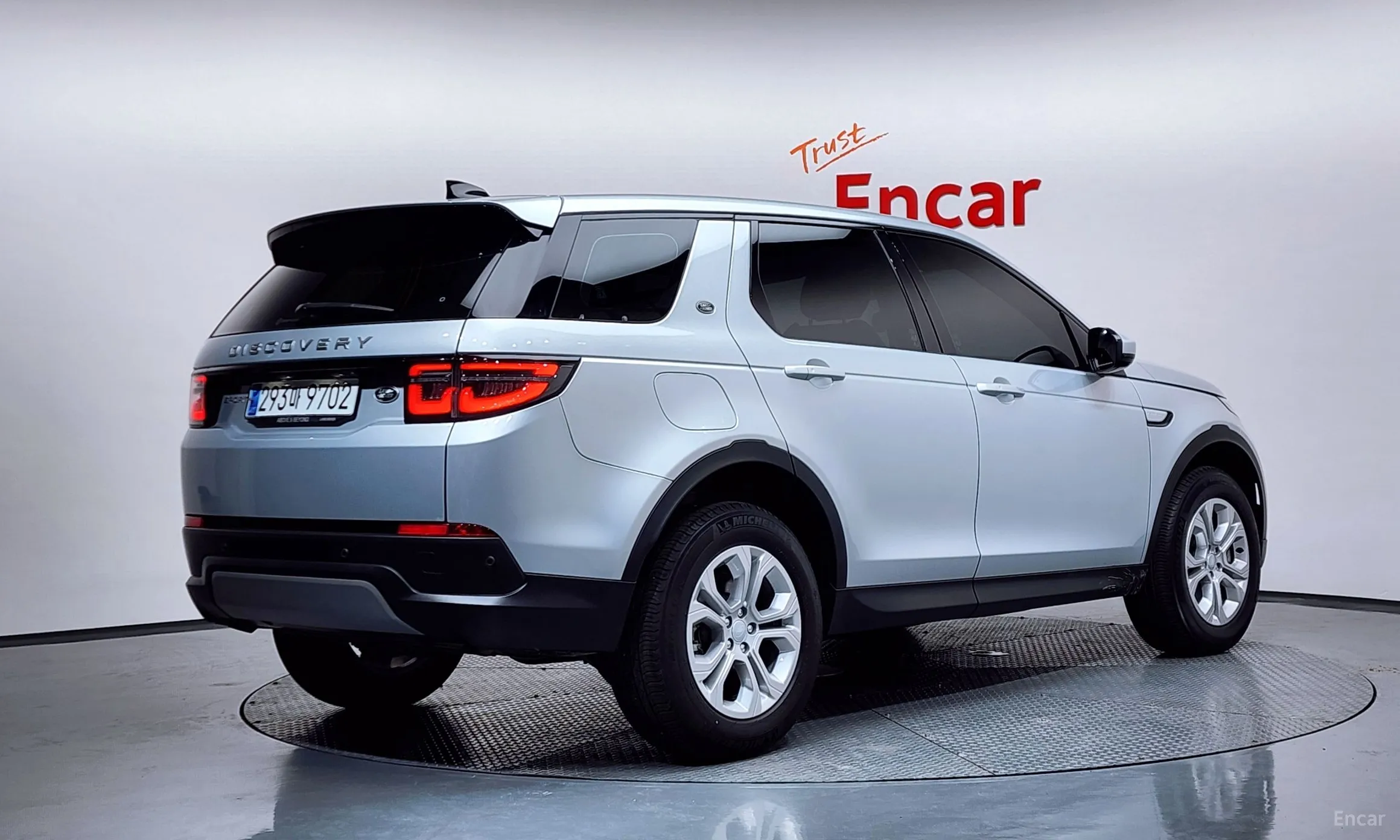 Land Rover Discovery Sports превью 2