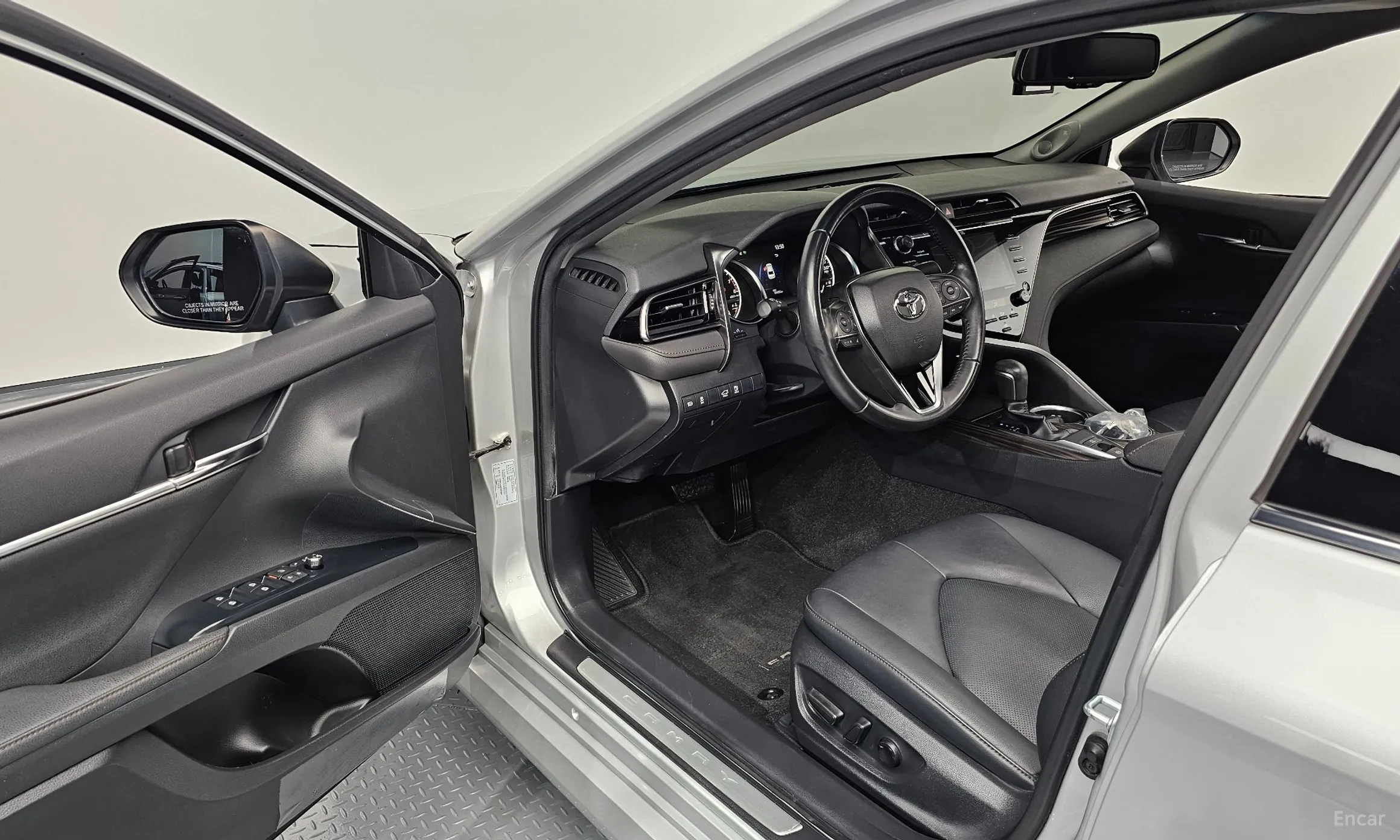 Toyota Camry (XV70) превью 10