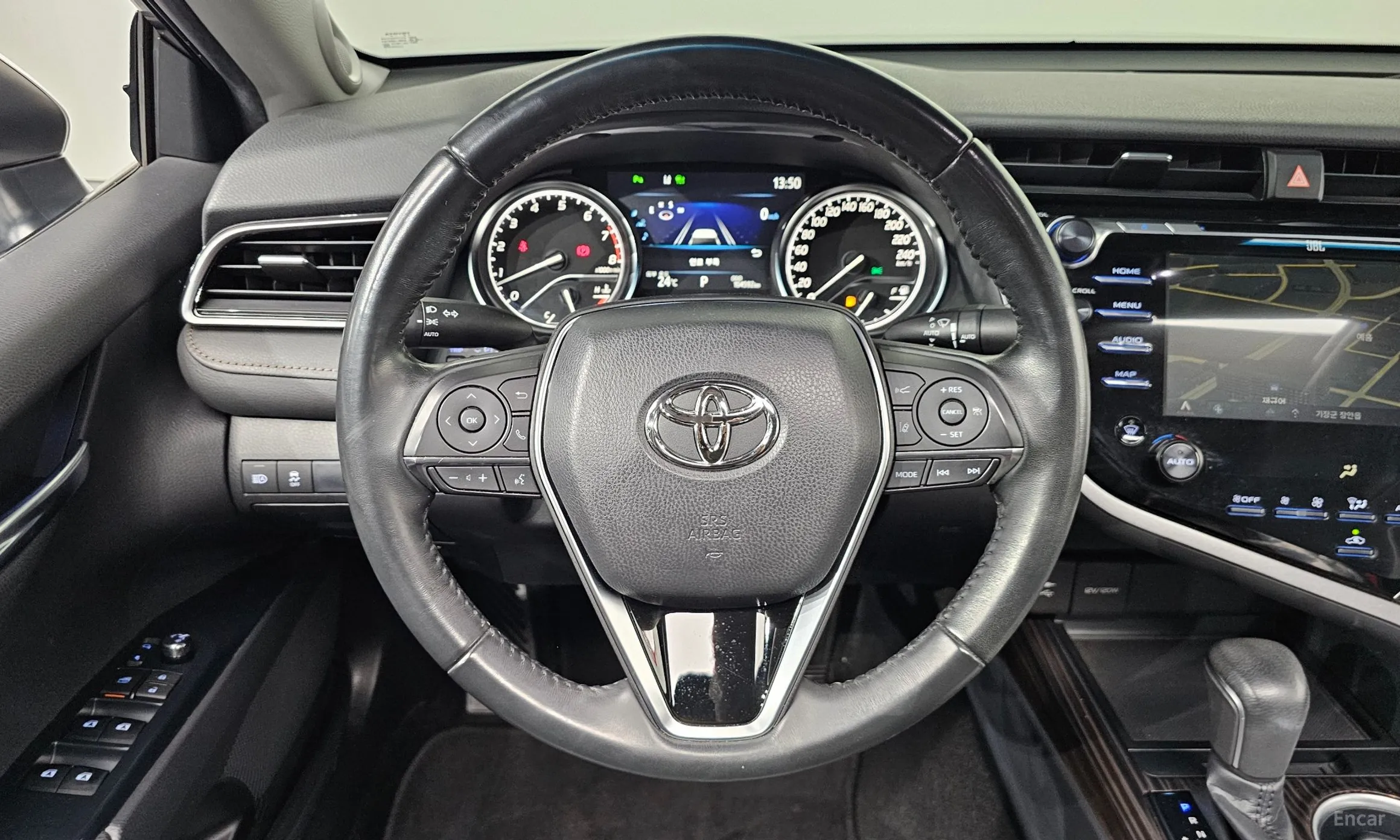 Toyota Camry (XV70) превью 13