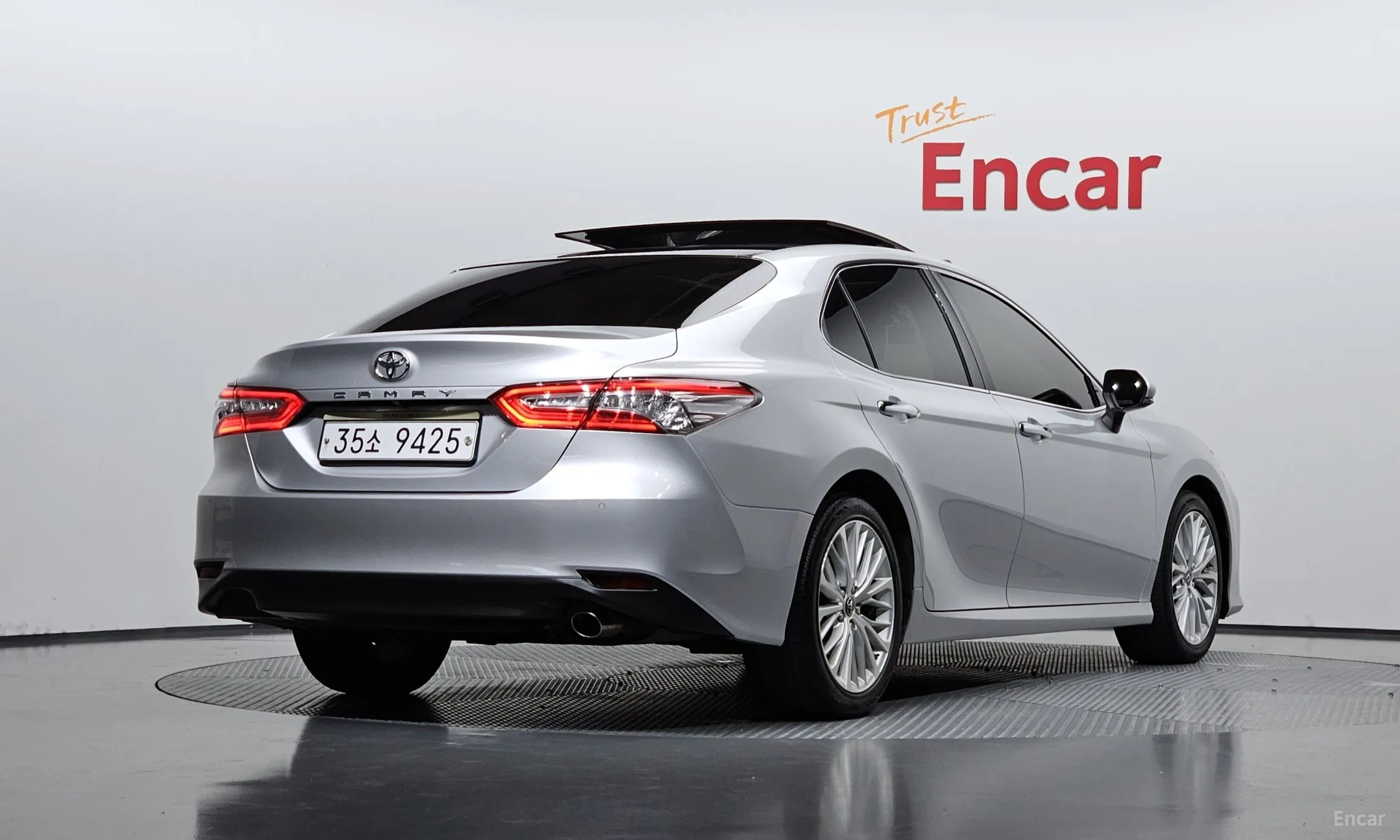 Toyota Camry (XV70) превью 2