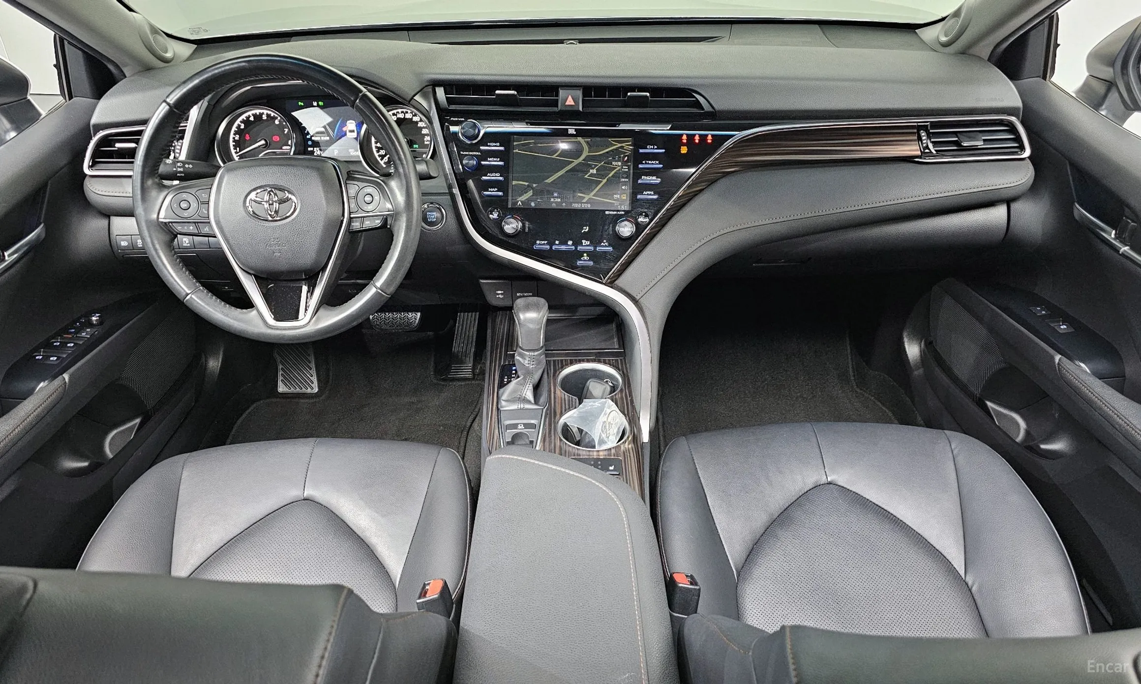 Toyota Camry (XV70) превью 7