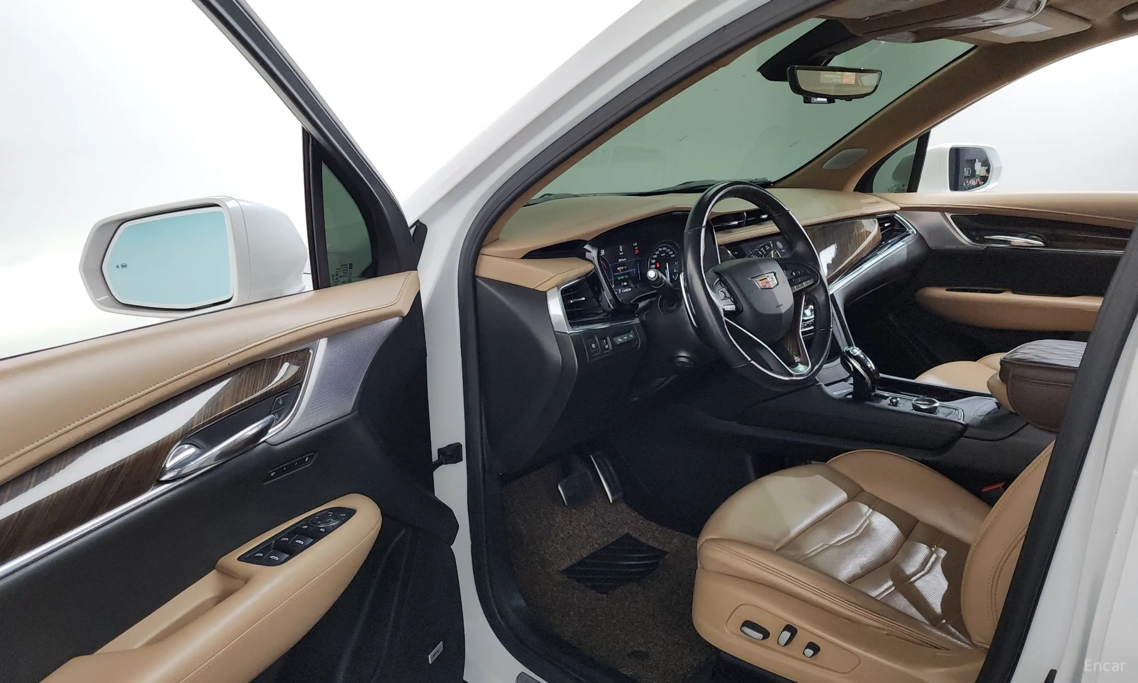 Cadillac XT6 превью 10