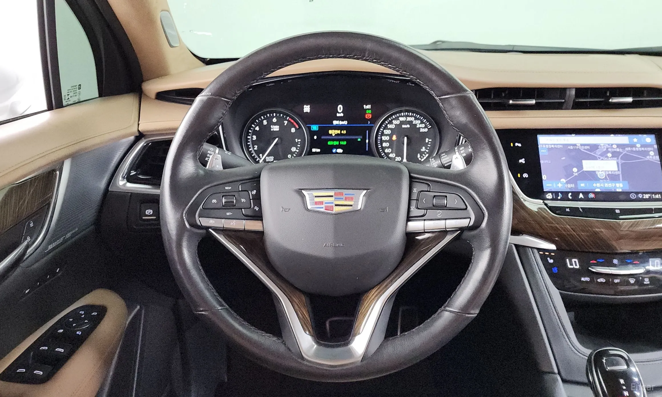 Cadillac XT6 превью 12