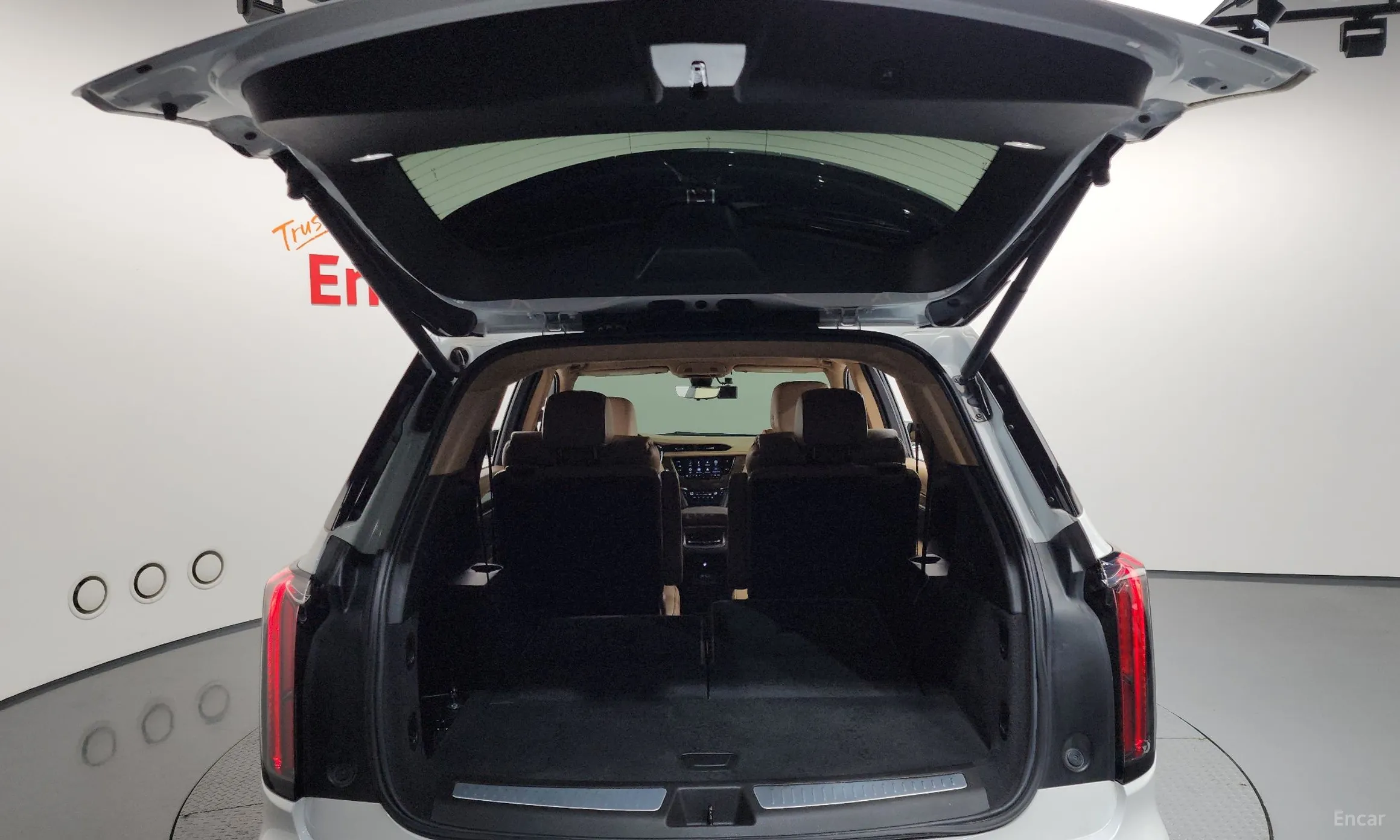 Cadillac XT6 превью 17