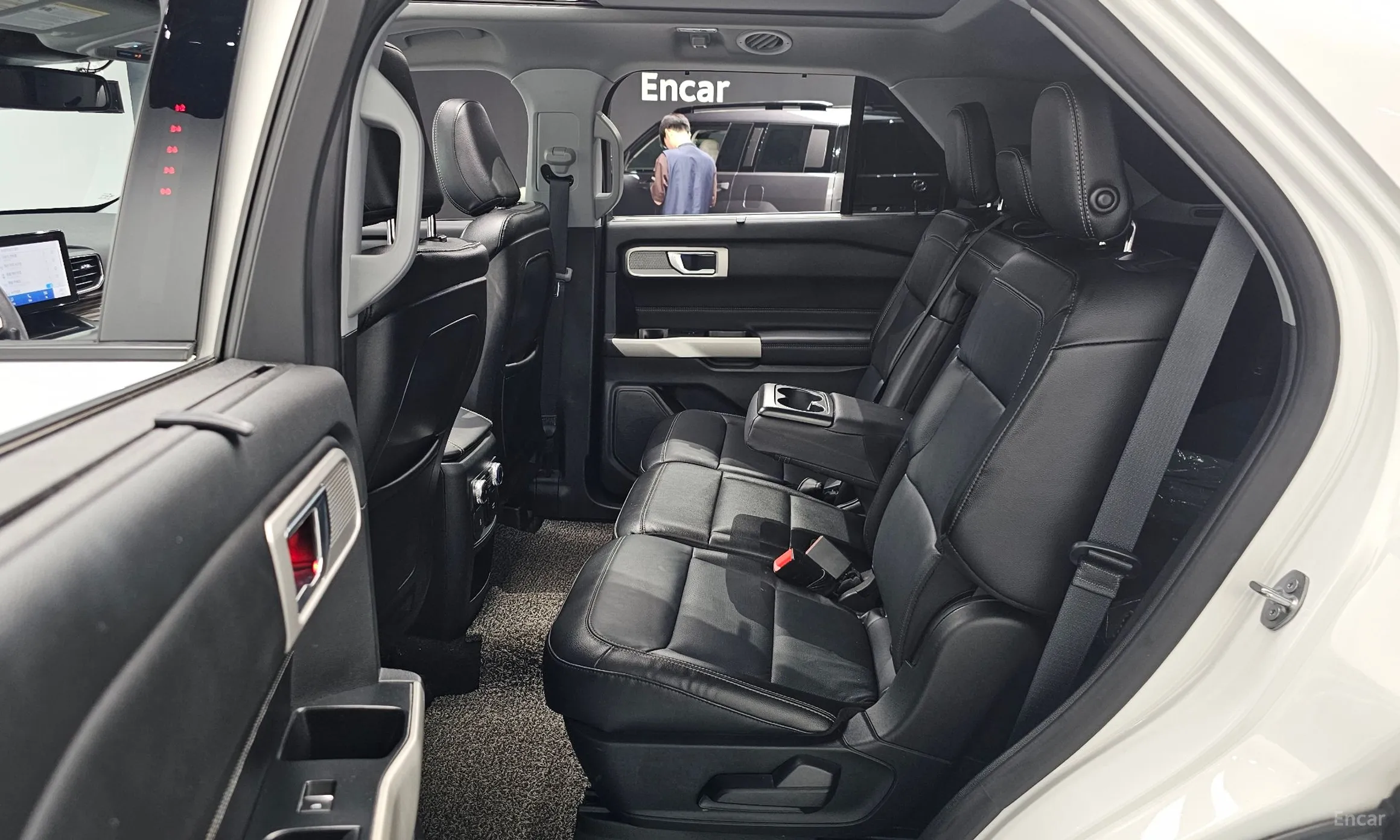 Ford Explorer 6th Generation превью 11
