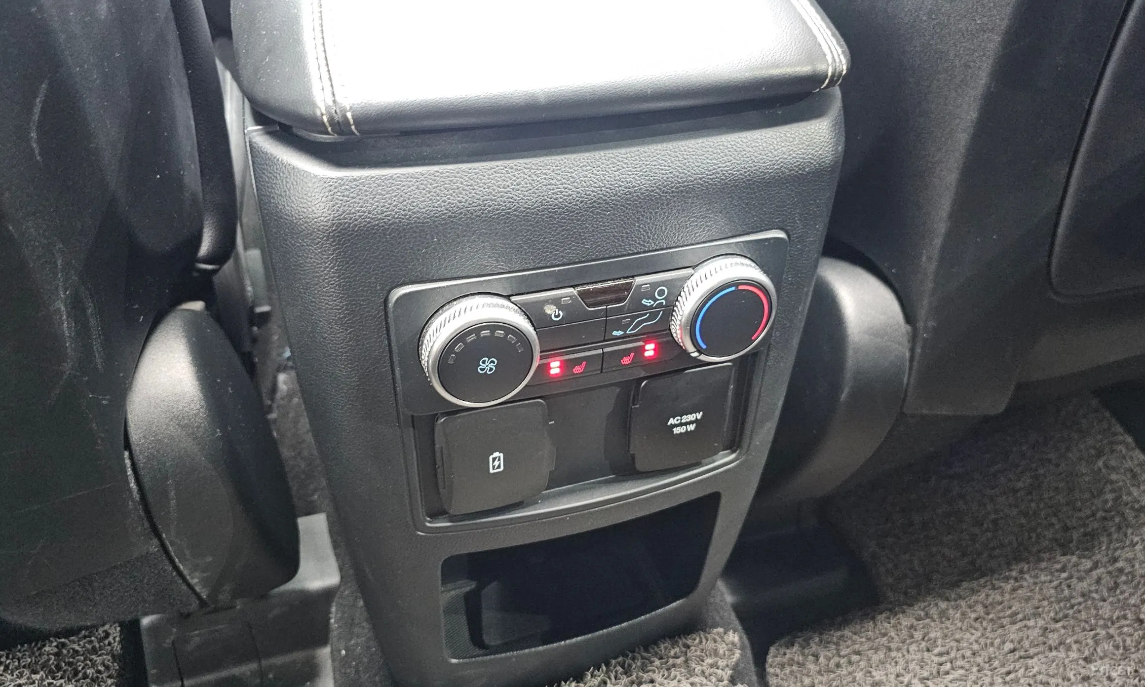 Ford Explorer 6th Generation превью 19