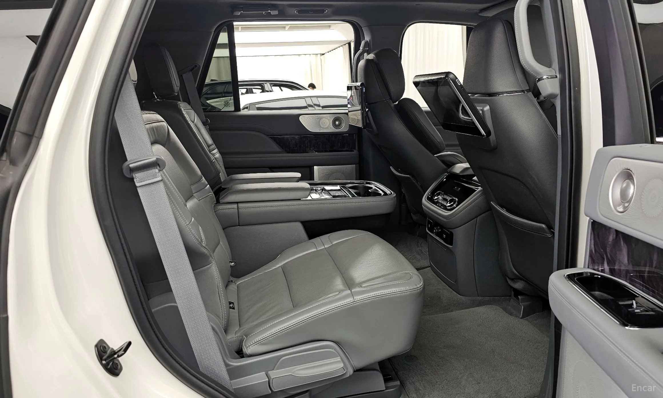 Lincoln Navigator 4th generation превью 12