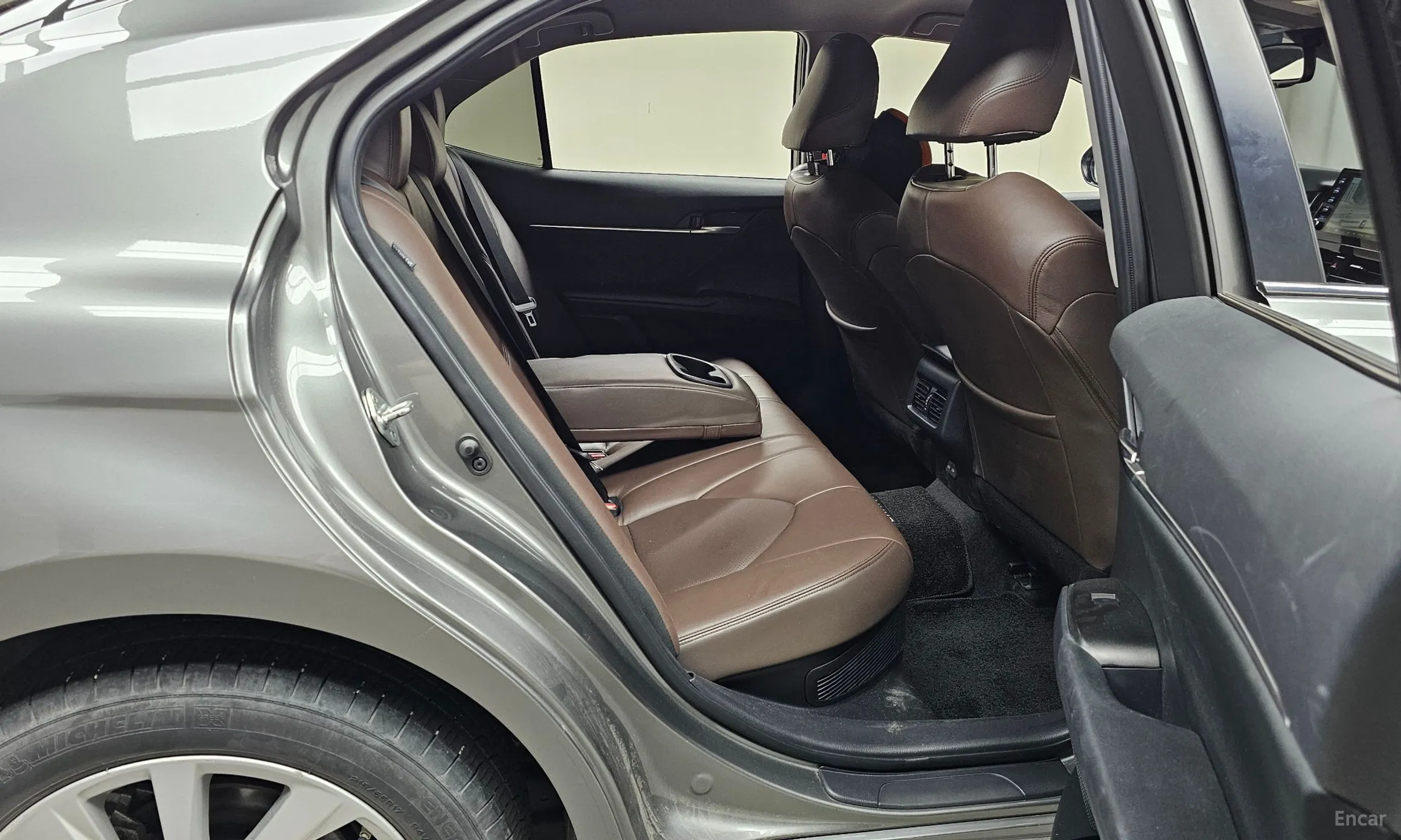 Toyota Camry (XV70) превью 11