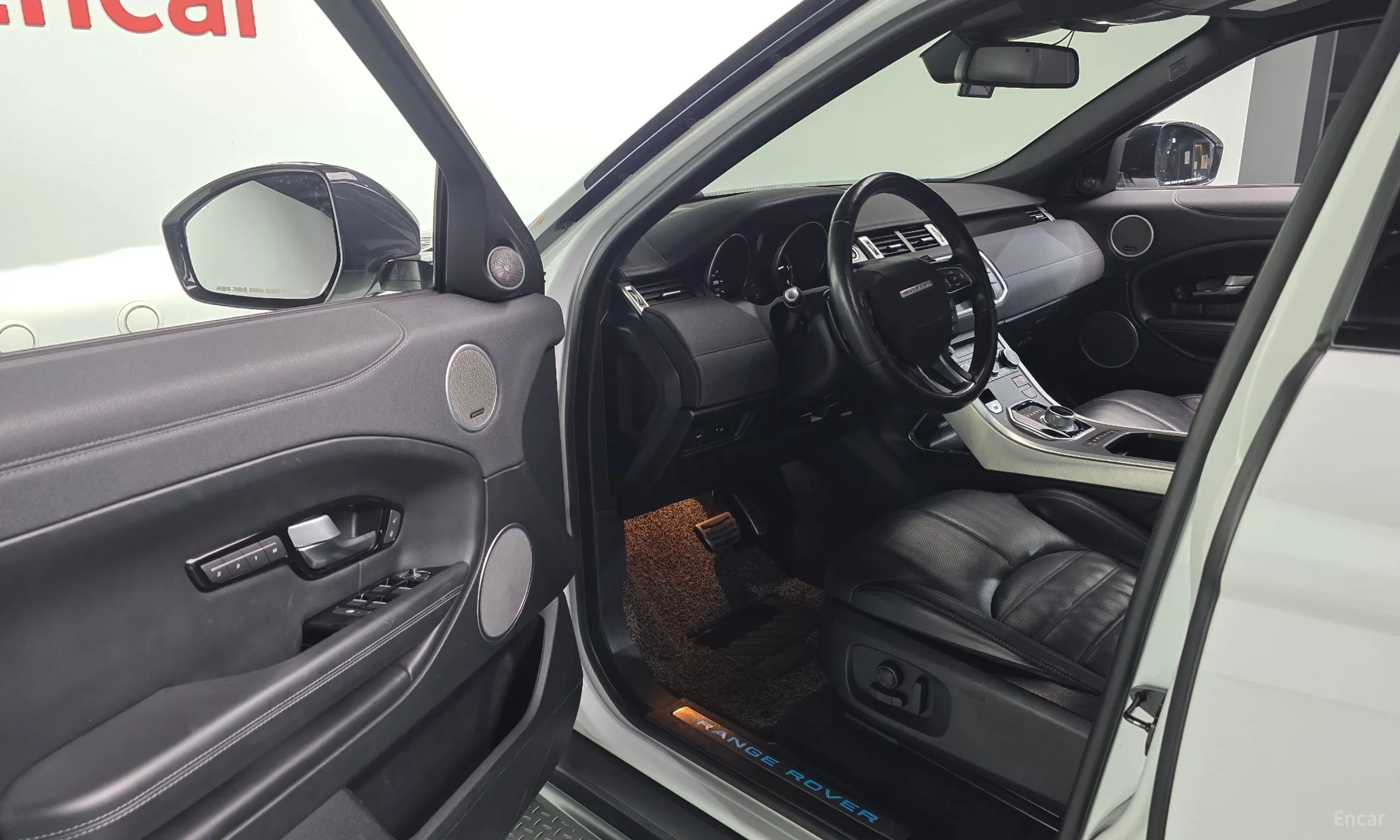 Land Rover Range Rover Evoque превью 10