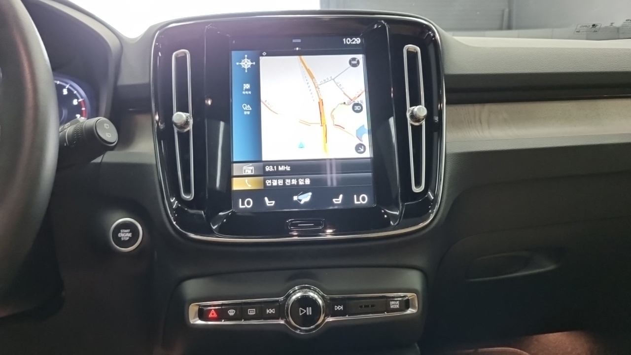 Volvo XC40 превью 17