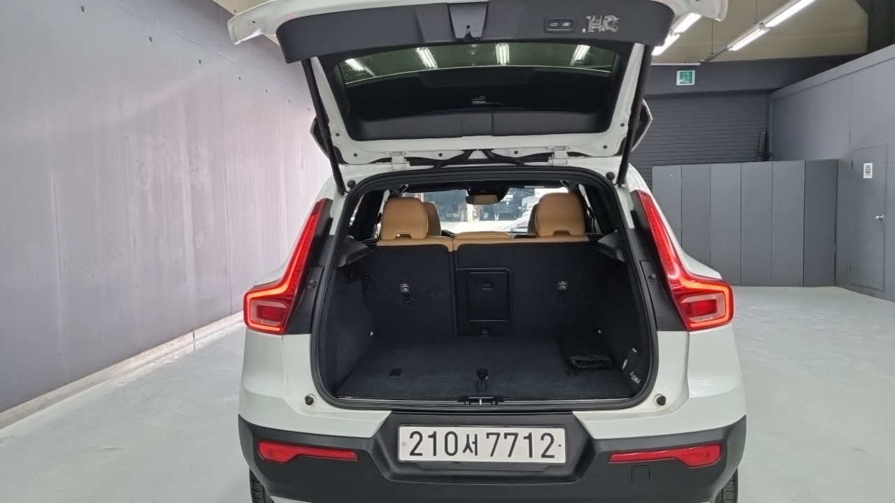 Volvo XC40 превью 20