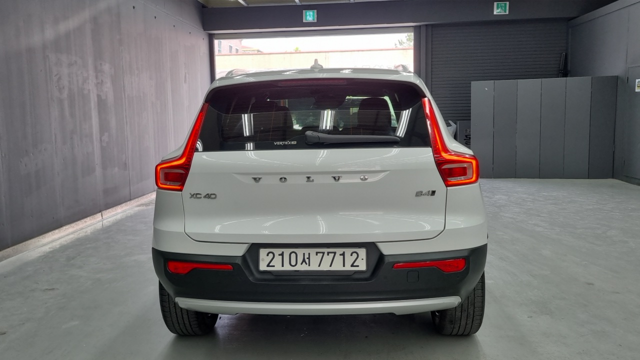 Volvo XC40 превью 4