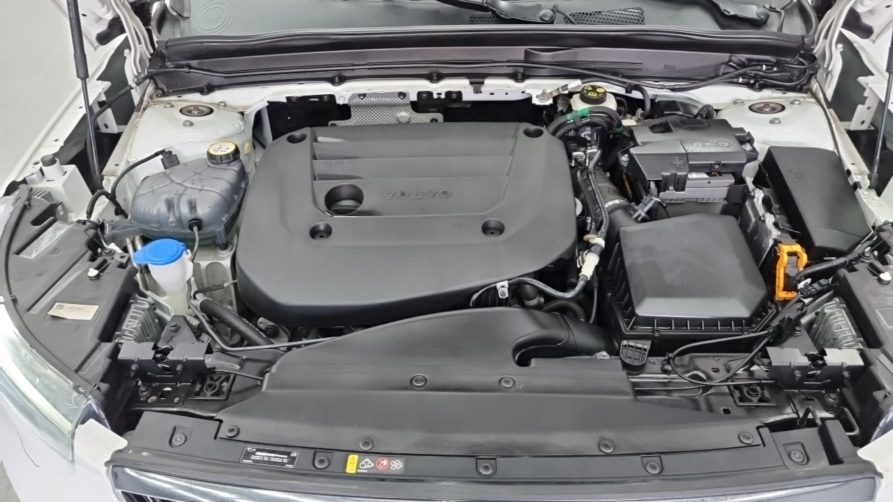 Volvo XC40 превью 6