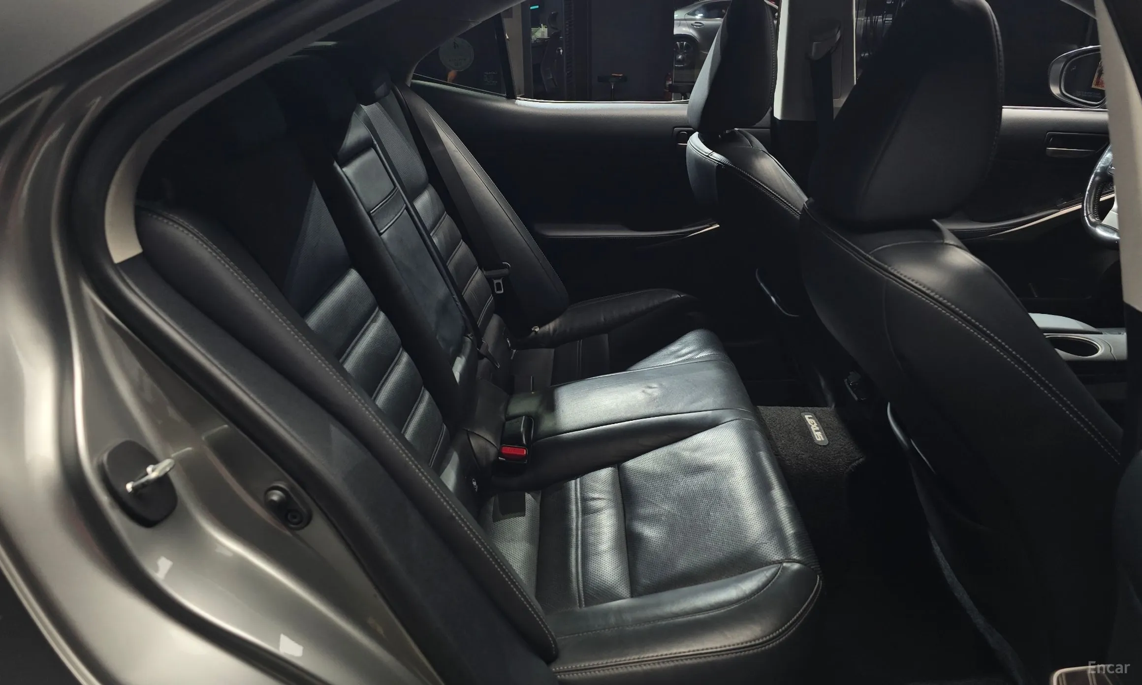 Lexus New IS200t превью 11
