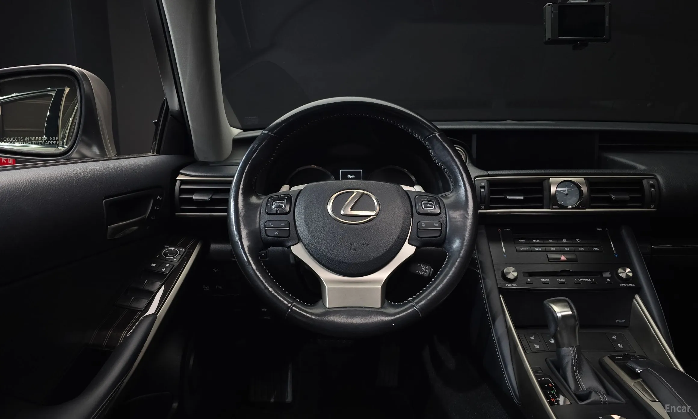 Lexus New IS200t превью 13