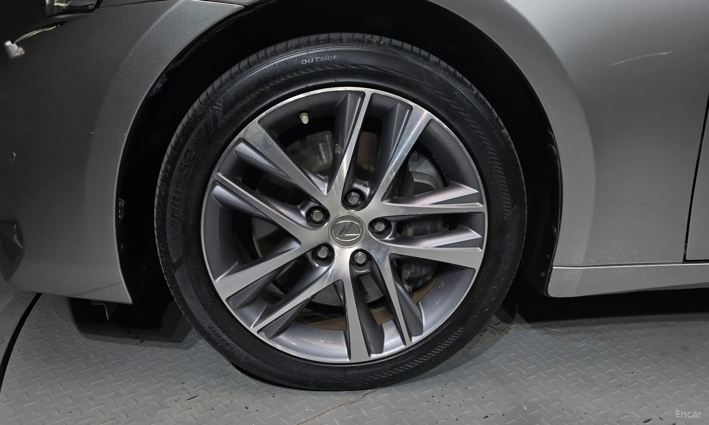 Lexus New IS200t превью 5
