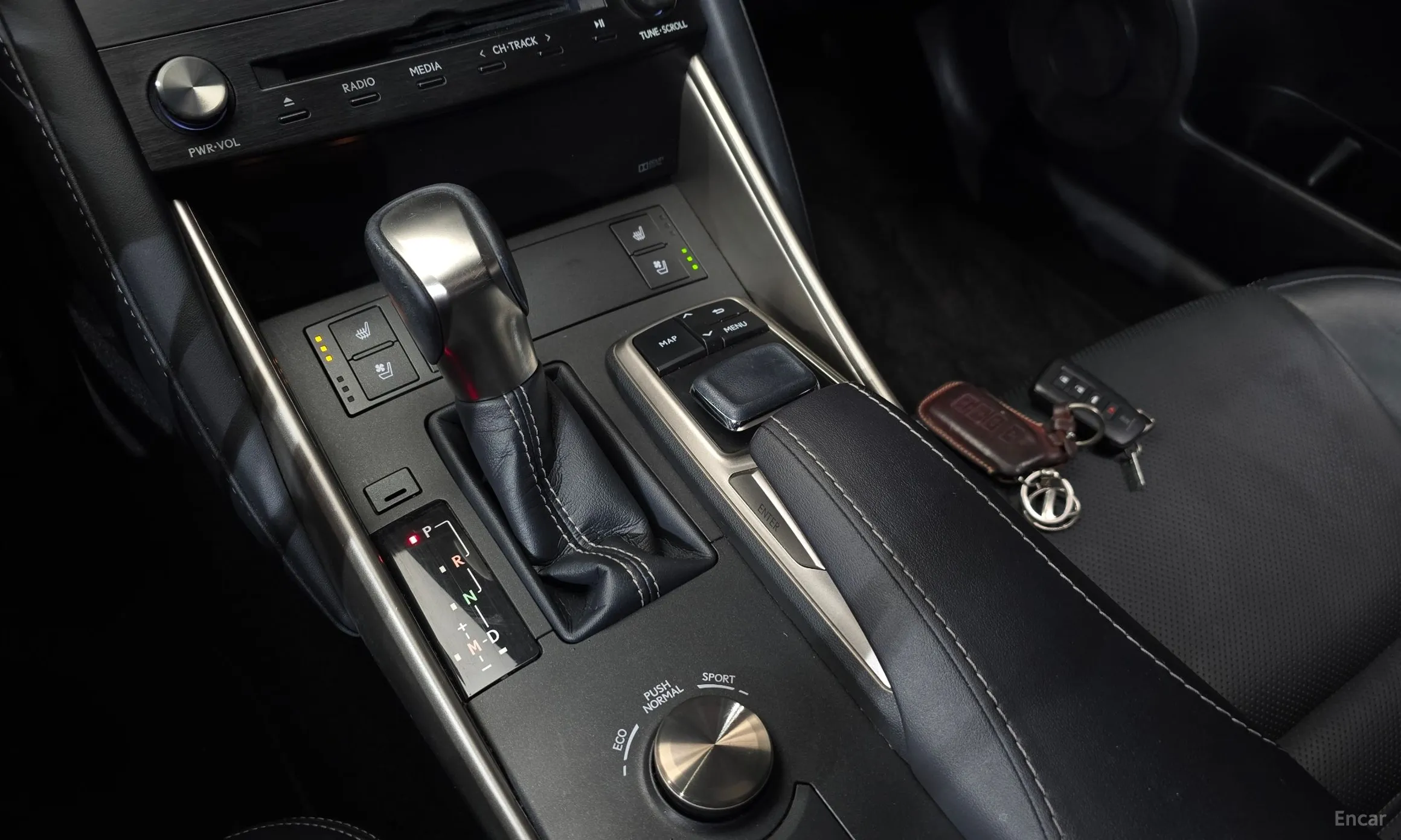 Lexus New IS200t превью 9