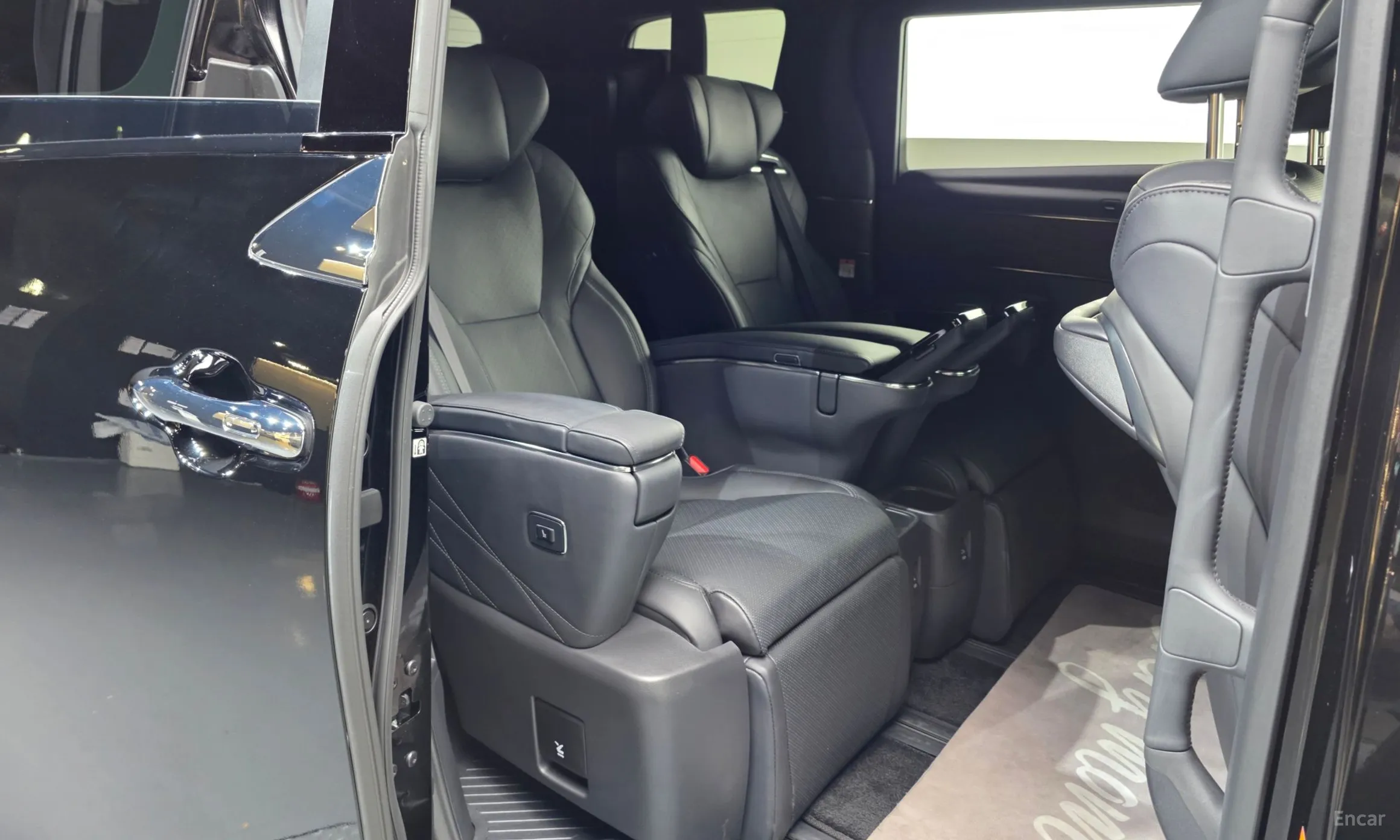 Toyota Alphard 4th Generation превью 12
