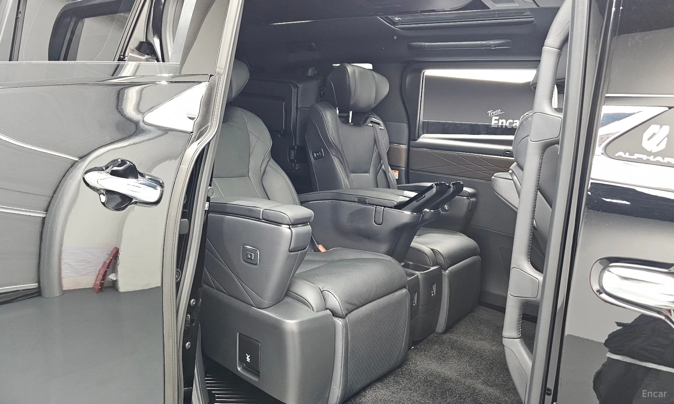 Toyota Alphard 4th Generation превью 12