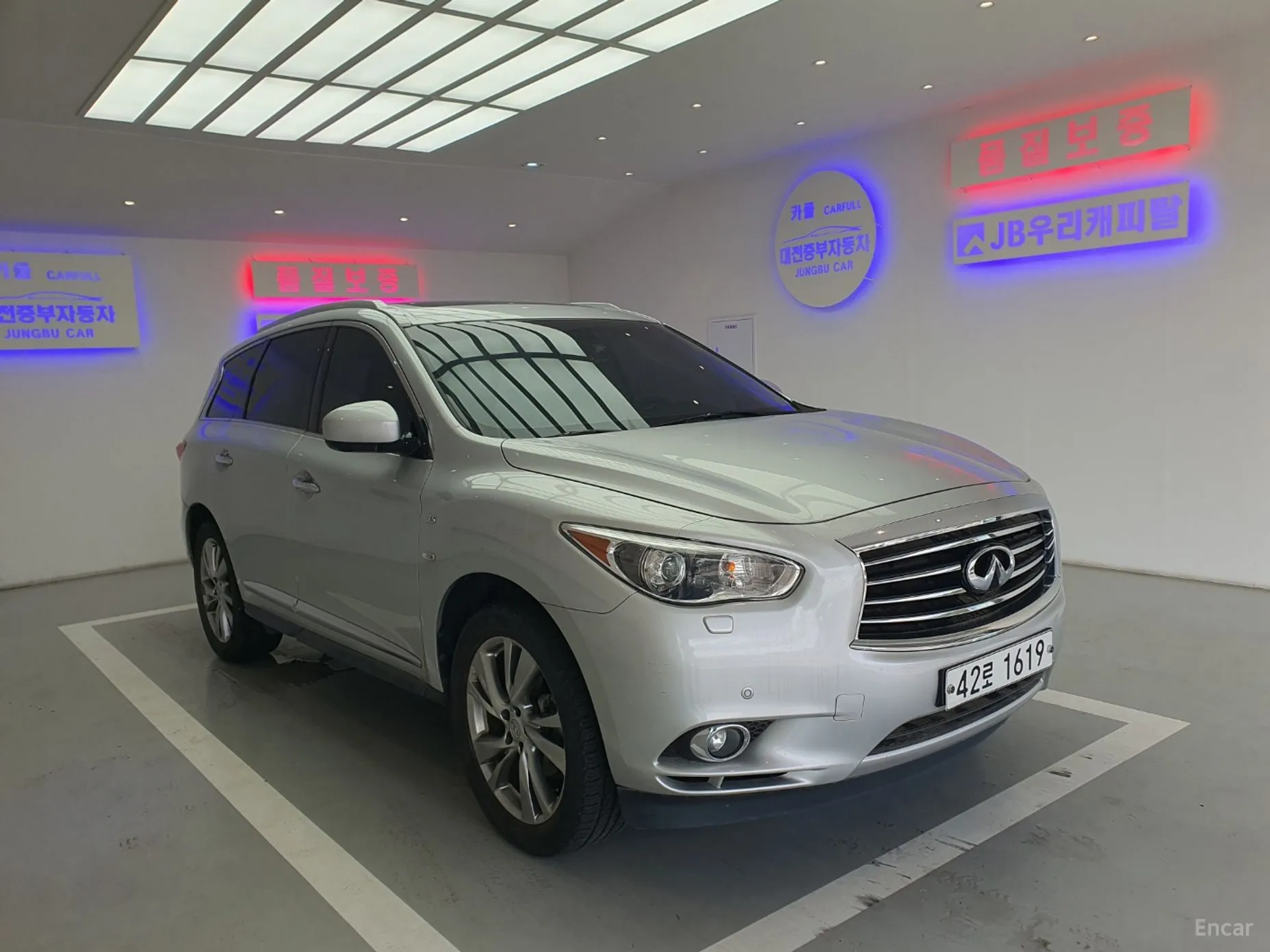 Infiniti JX35 превью 3