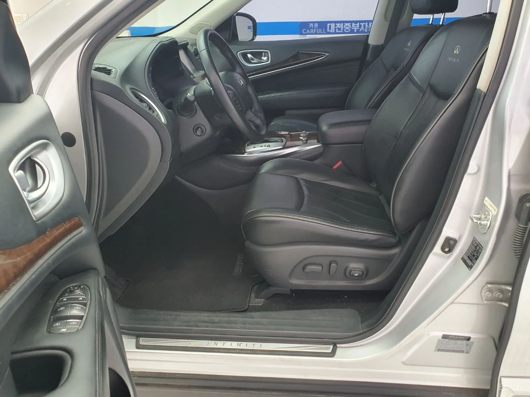 Infiniti JX35 превью 8