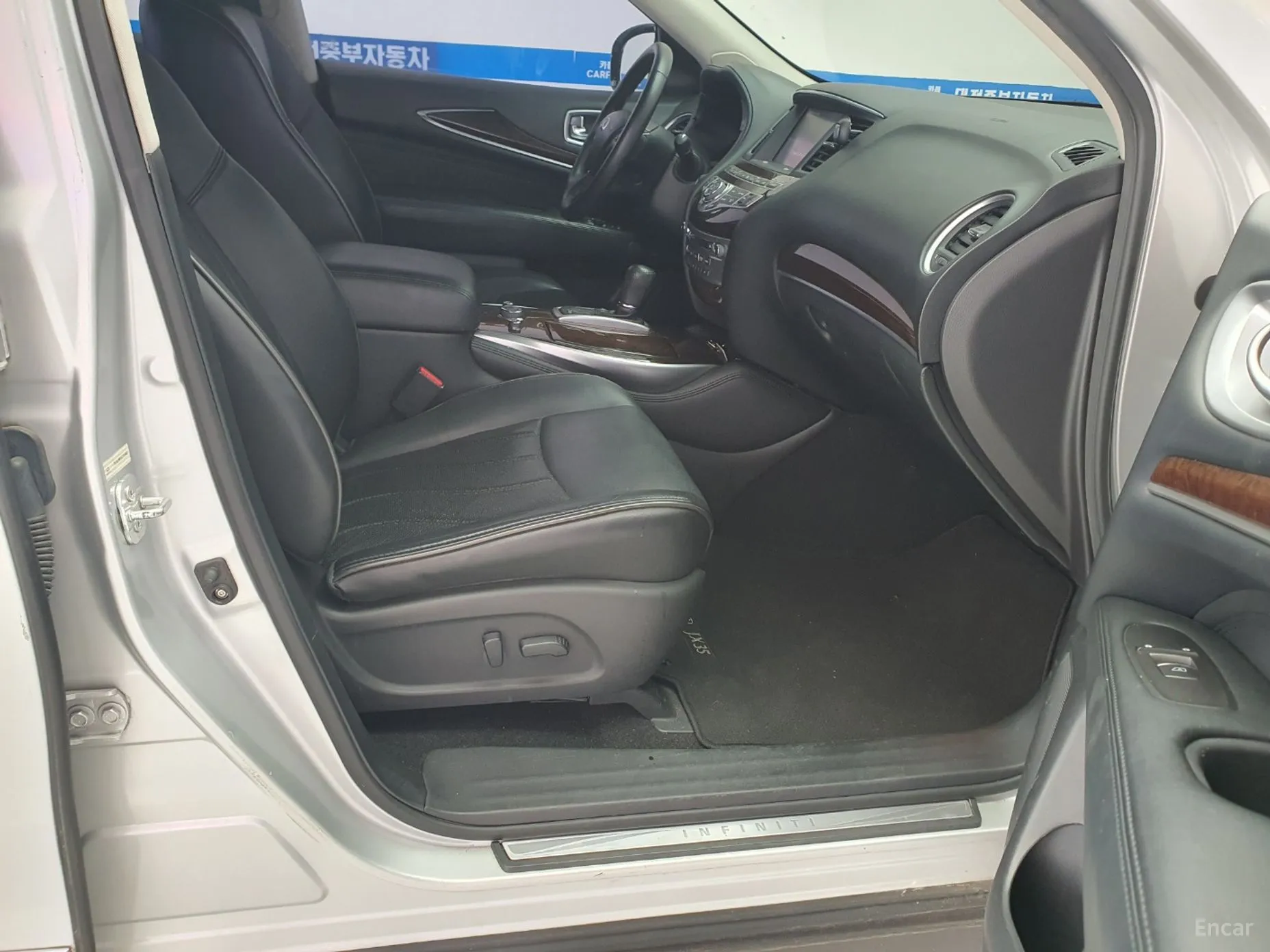 Infiniti JX35 превью 9