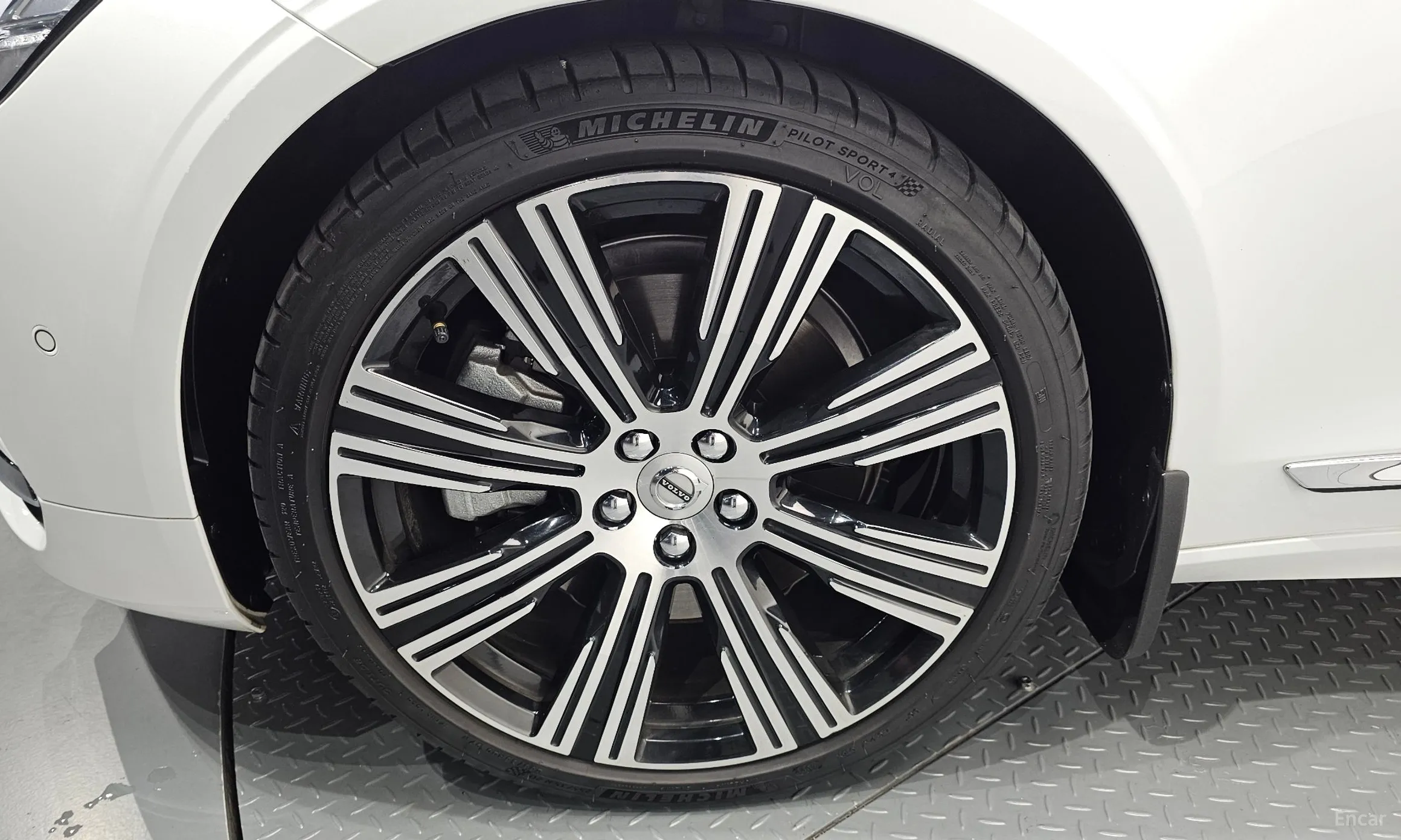 Volvo S90 превью 5