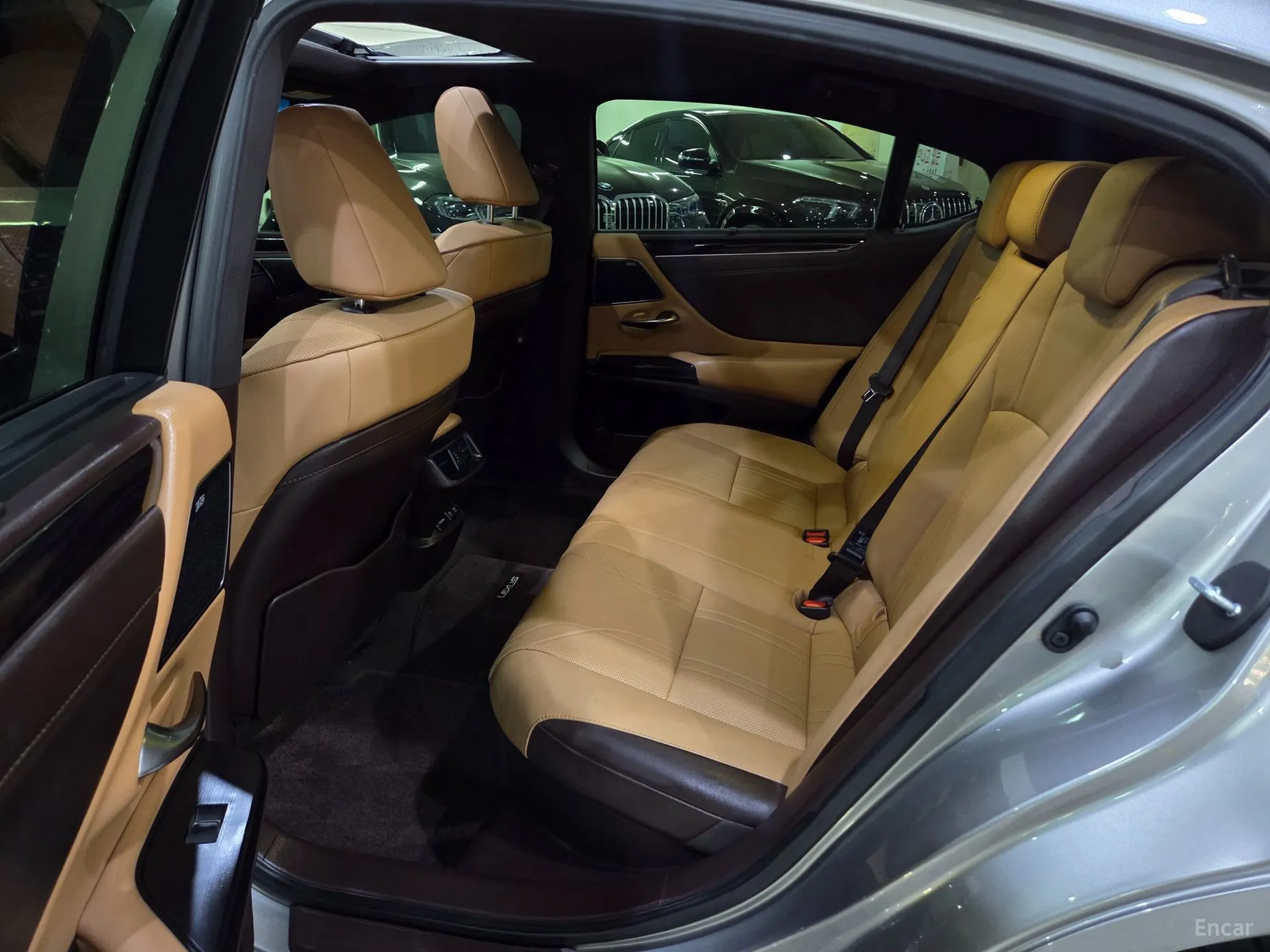 Lexus ES300h 7th Generation превью 7
