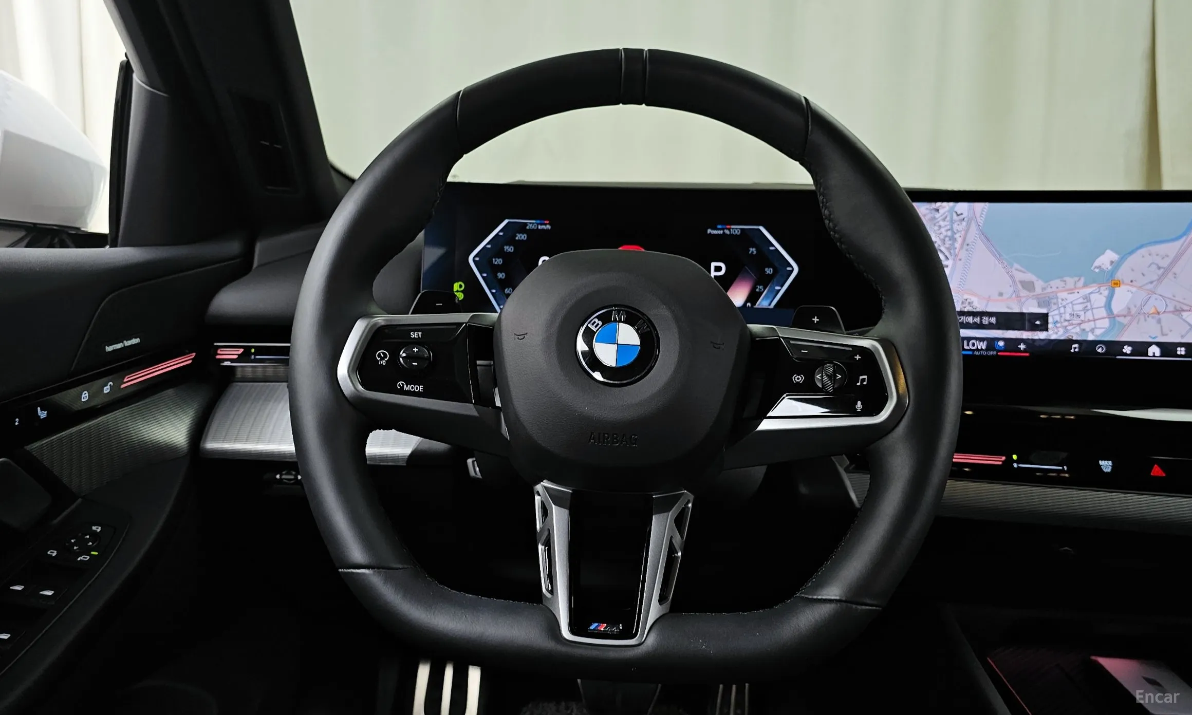 BMW 5 Series (G60) превью 13