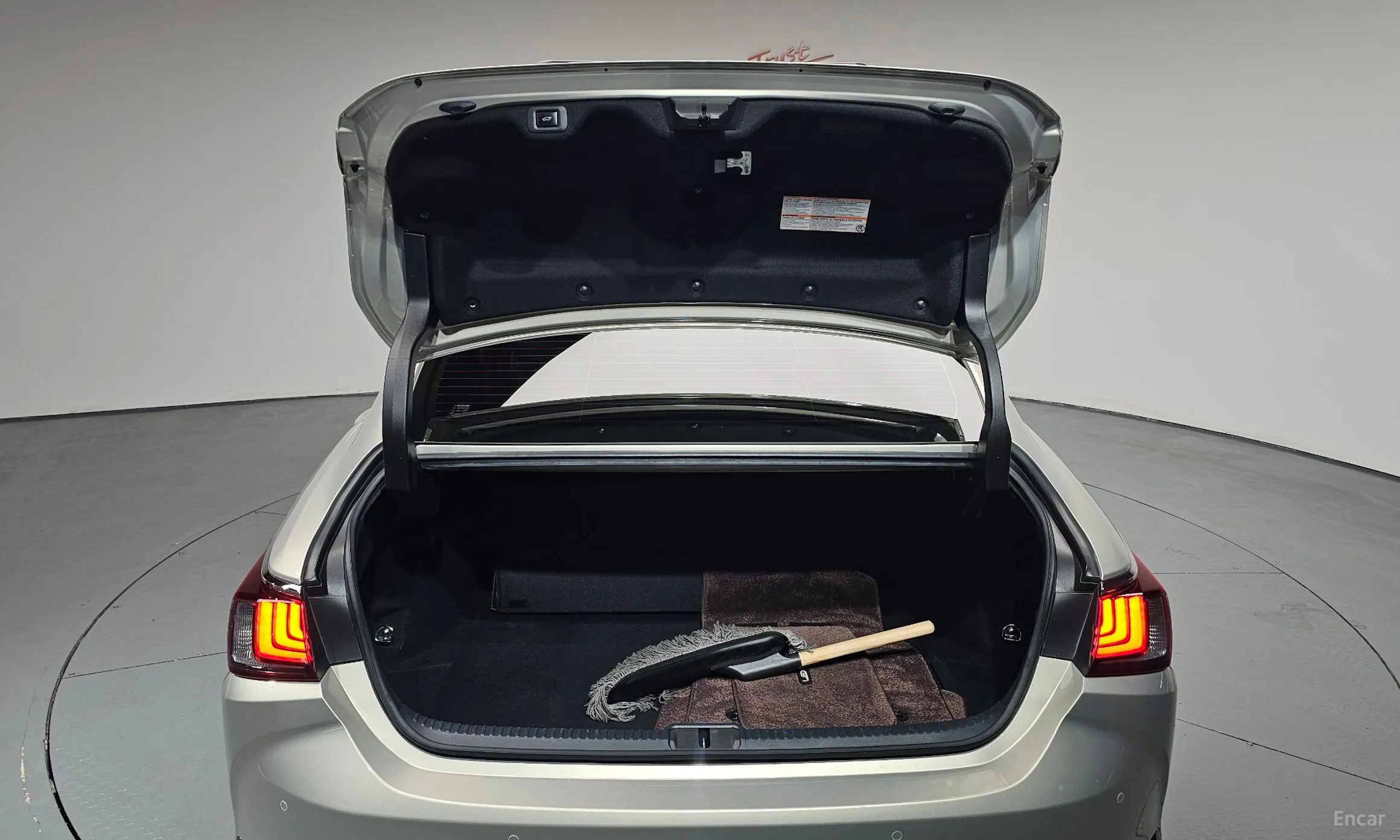 Lexus ES300h 7th Generation превью 20