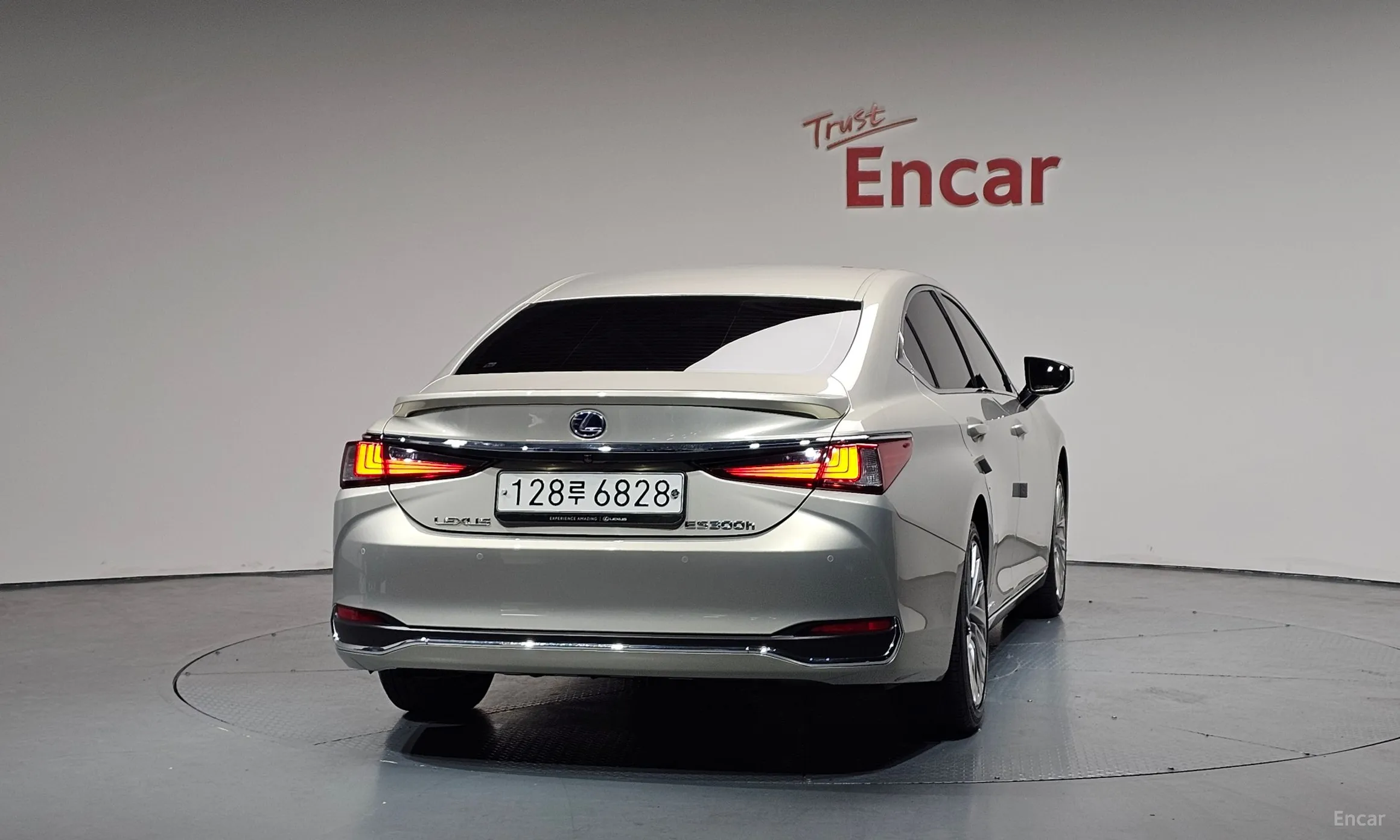 Lexus ES300h 7th Generation превью 4