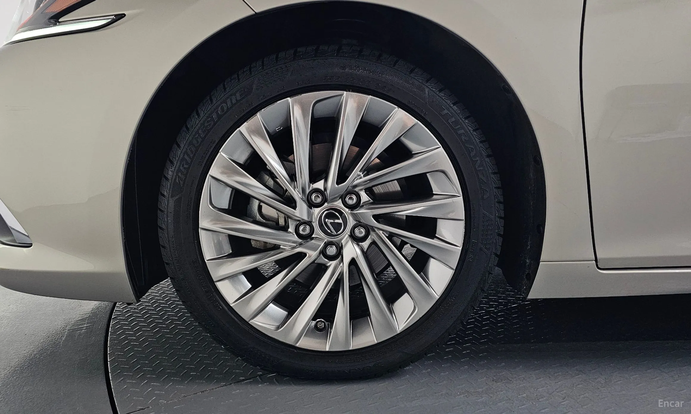 Lexus ES300h 7th Generation превью 5