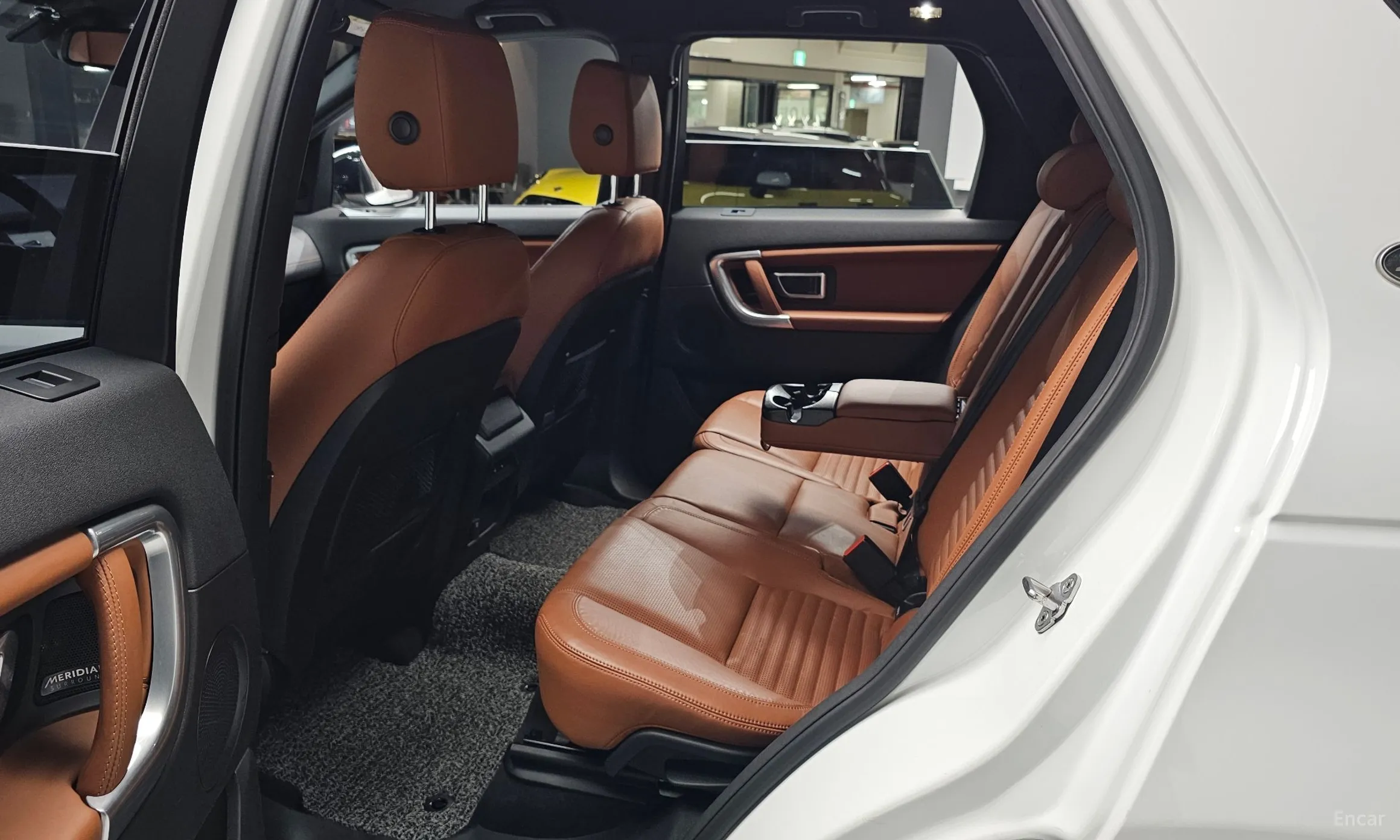 Land Rover Discovery Sports превью 12