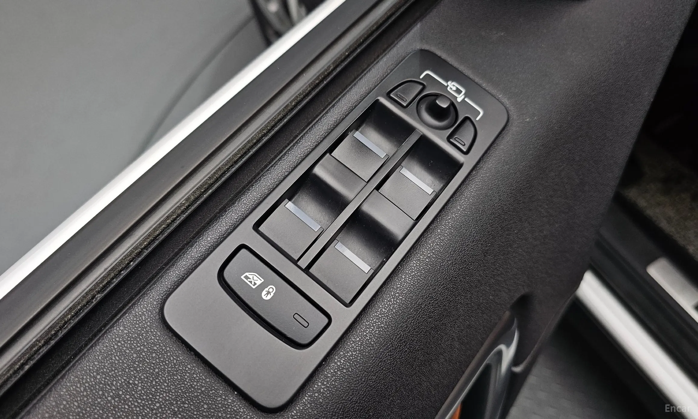 Land Rover Discovery Sports превью 19