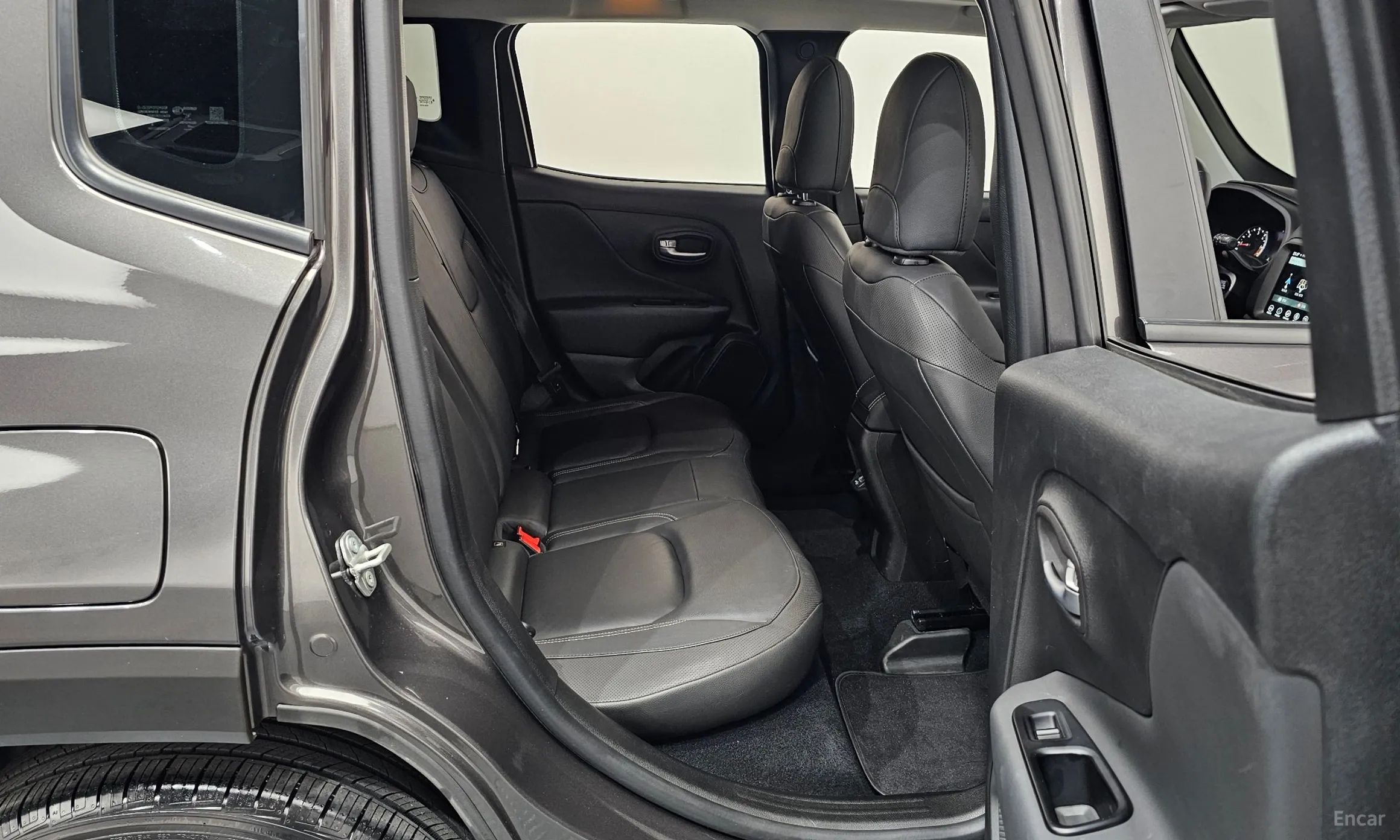 Jeep Renegade превью 11