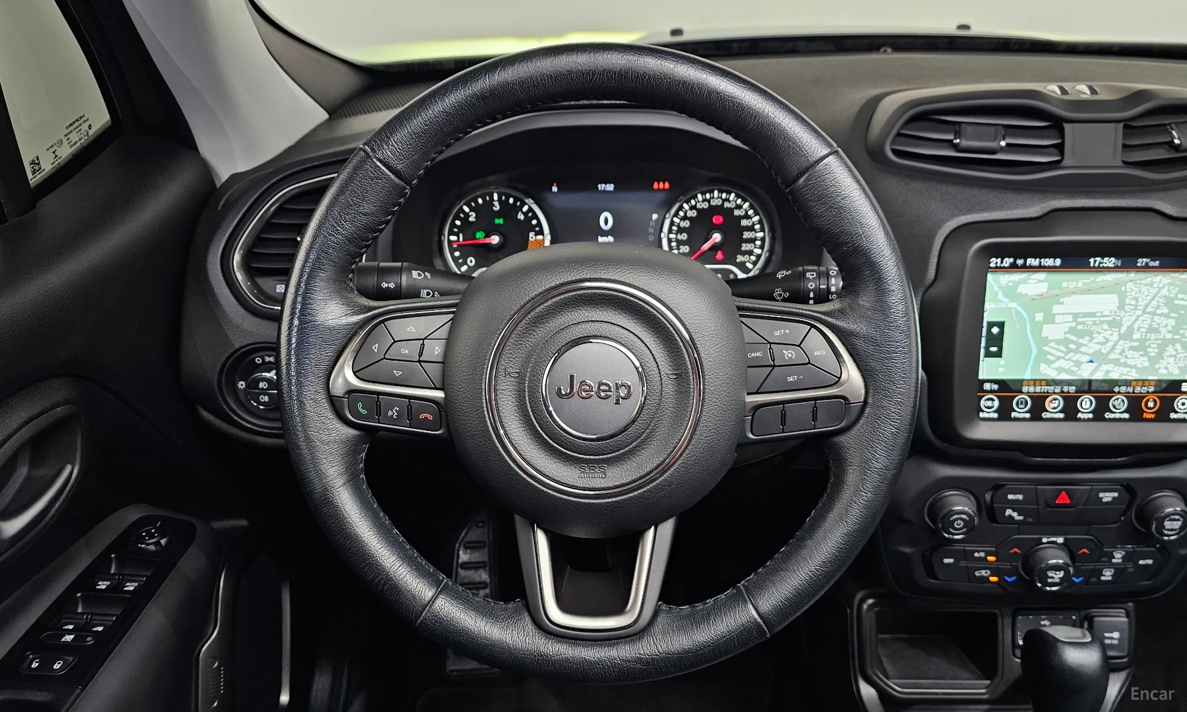 Jeep Renegade превью 13