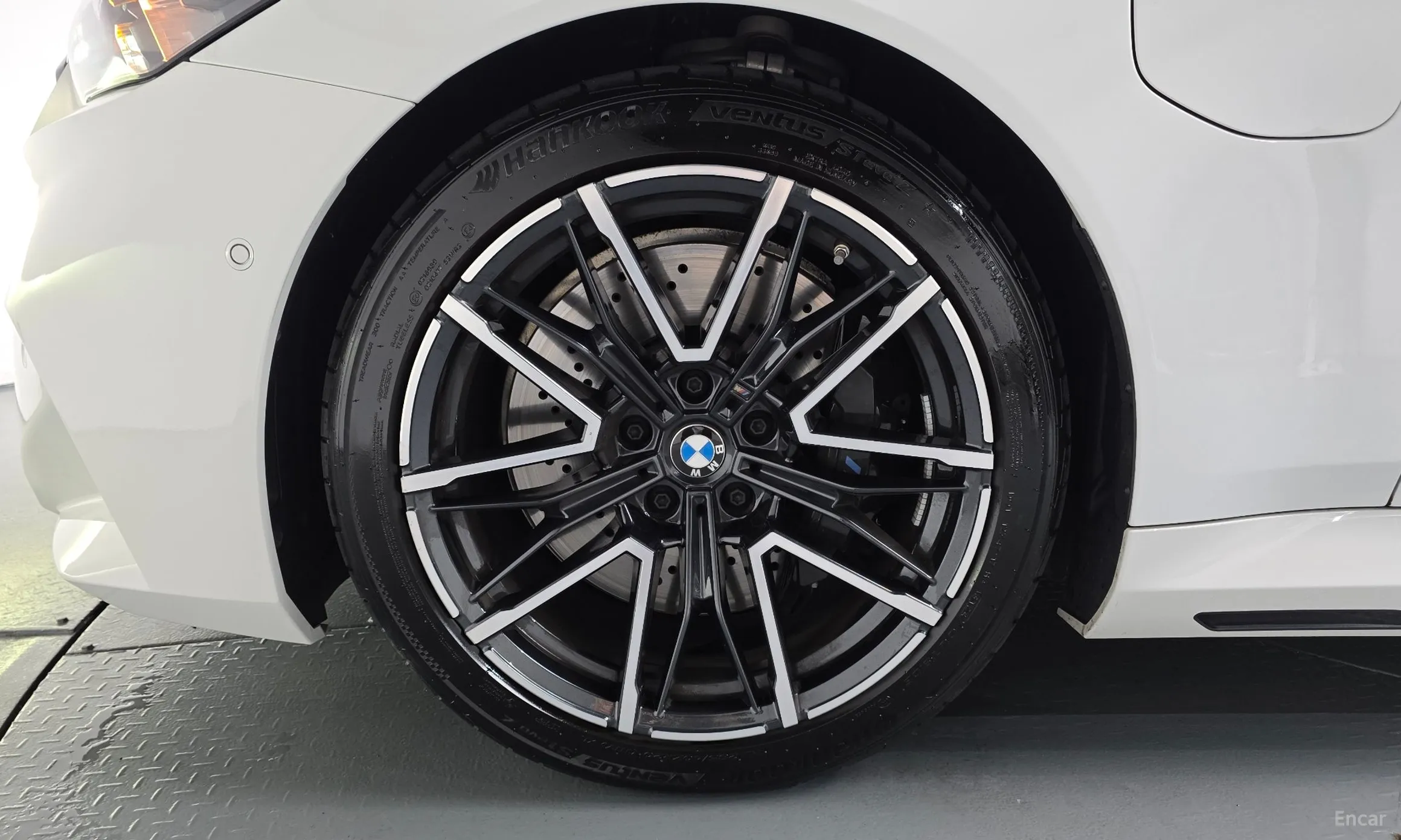 BMW M5 (G90) превью 5